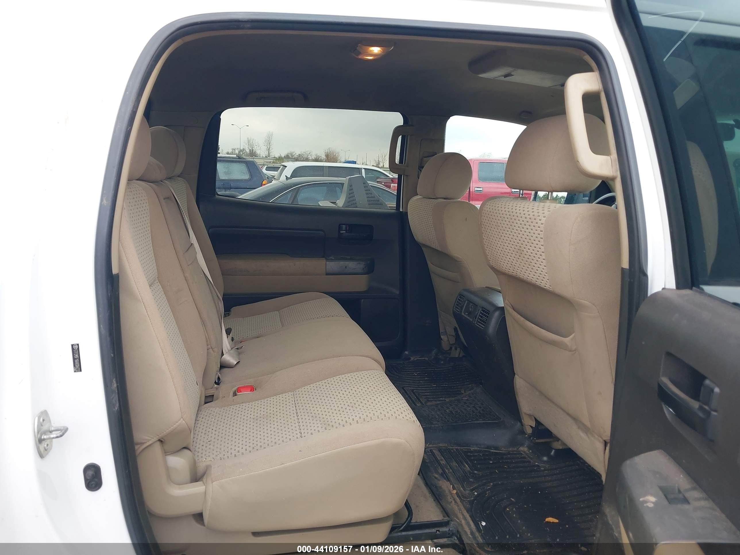 TOYOTA TUNDRA image 8