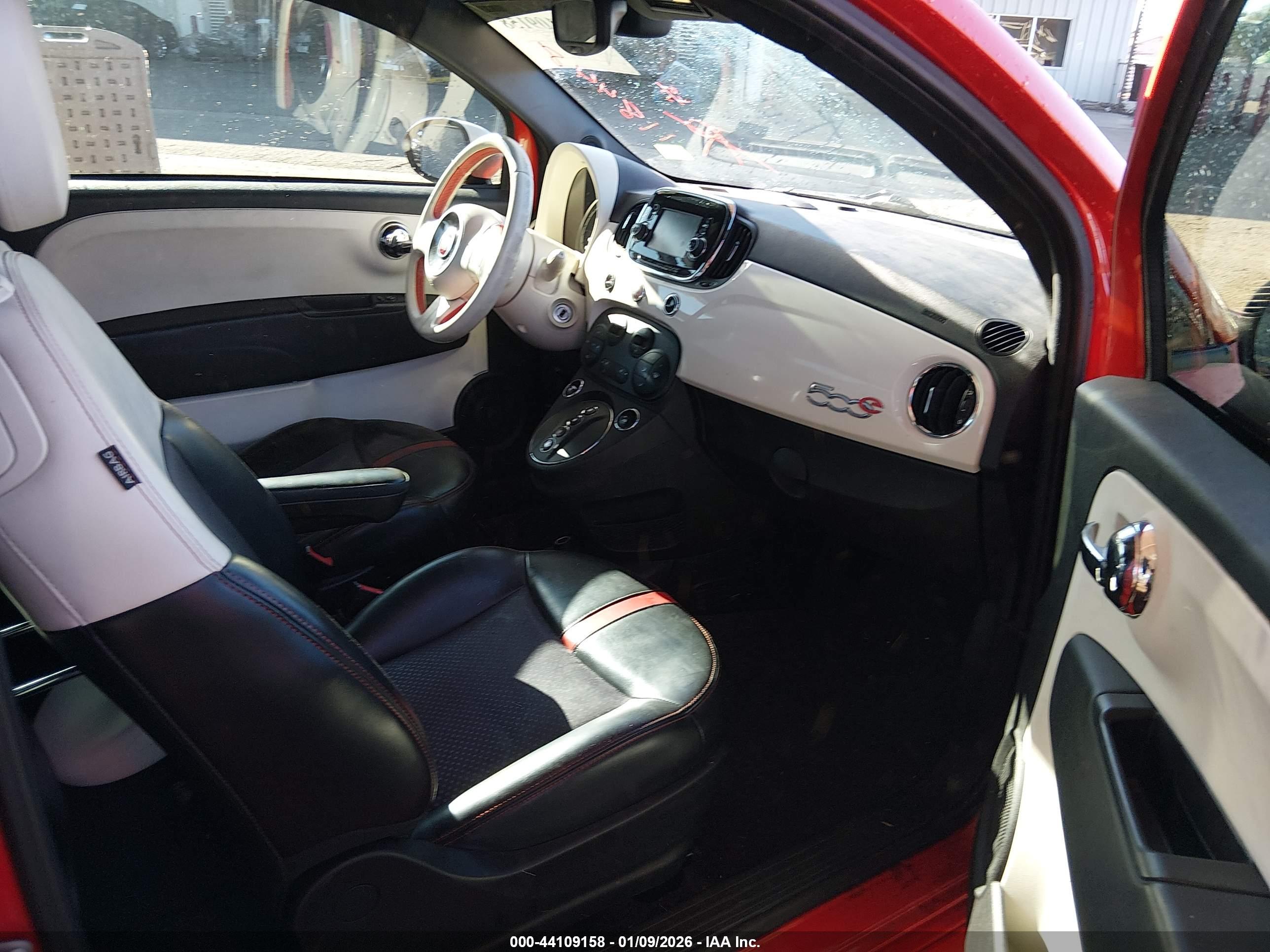 FIAT 500E image 5