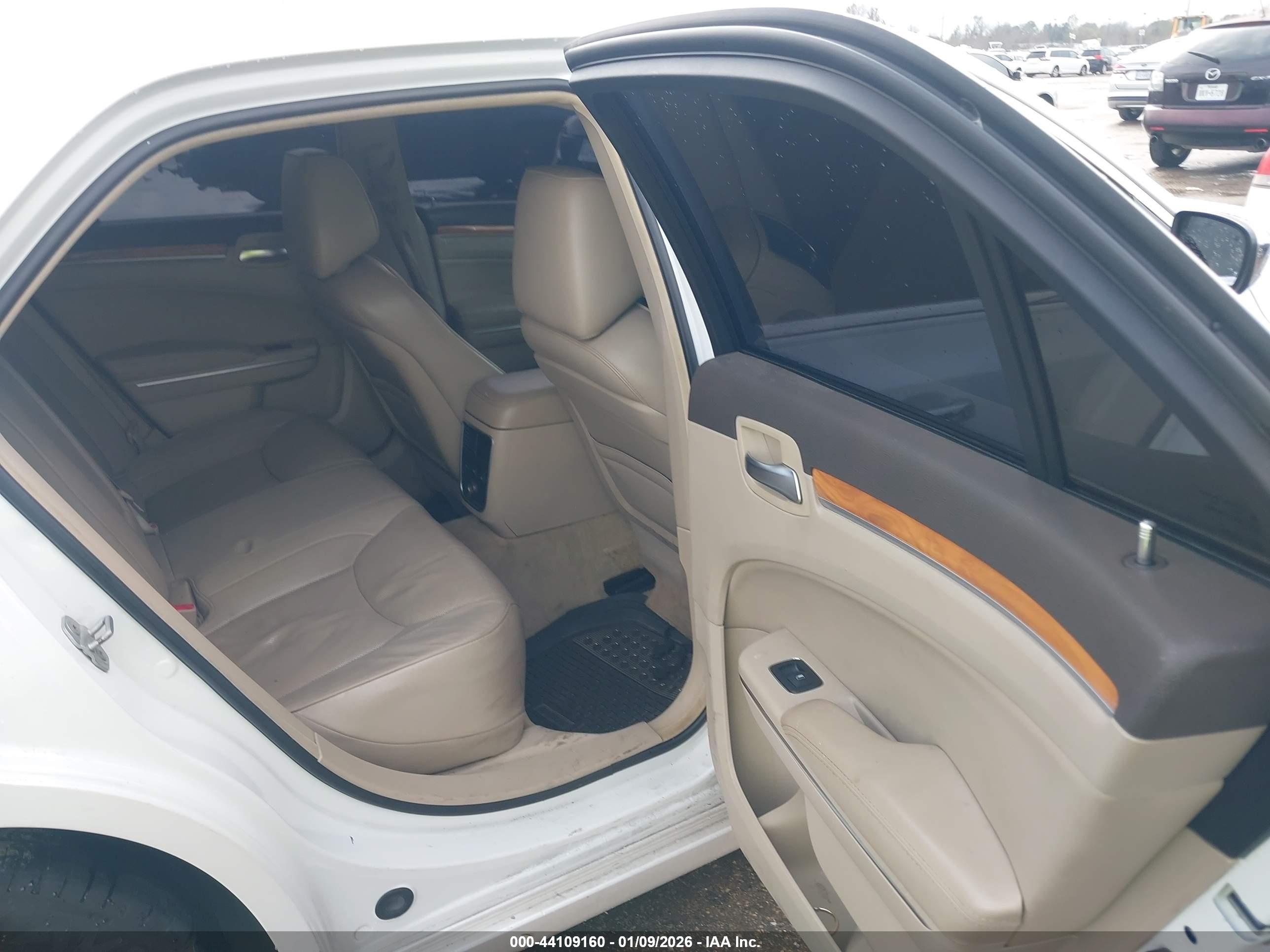 CHRYSLER 300C image 8