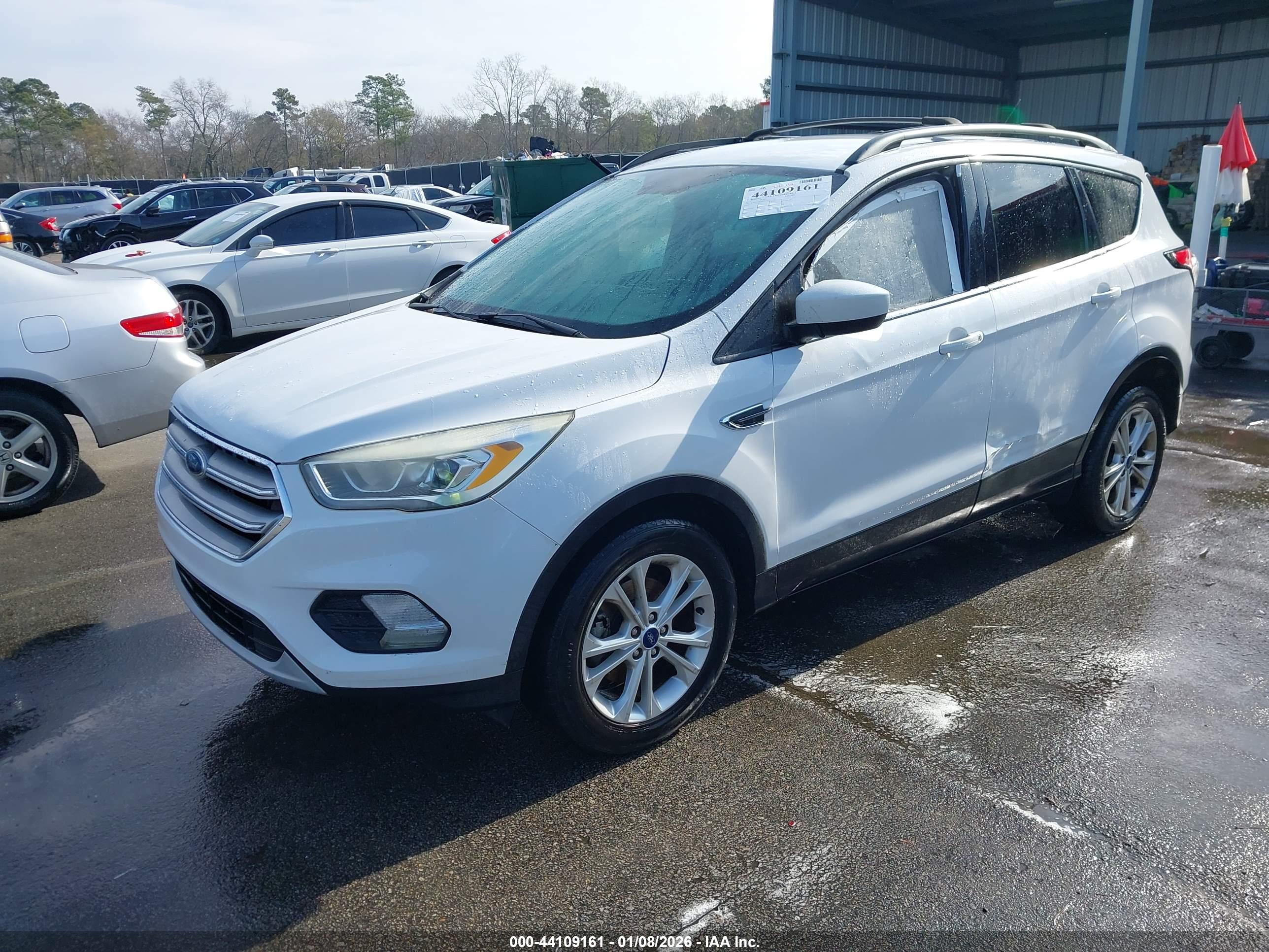 FORD ESCAPE image 2