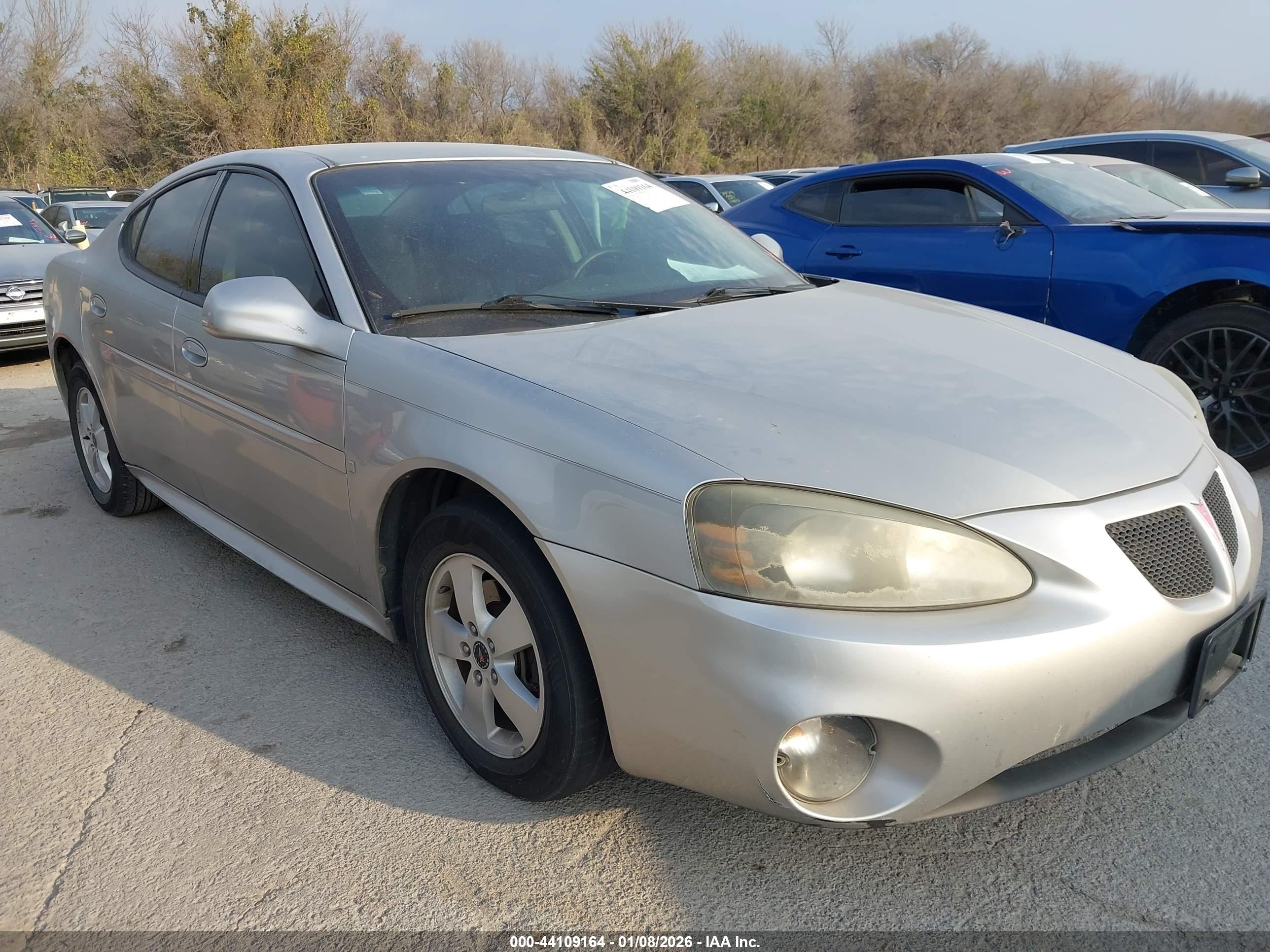 PONTIAC GRAND image 6