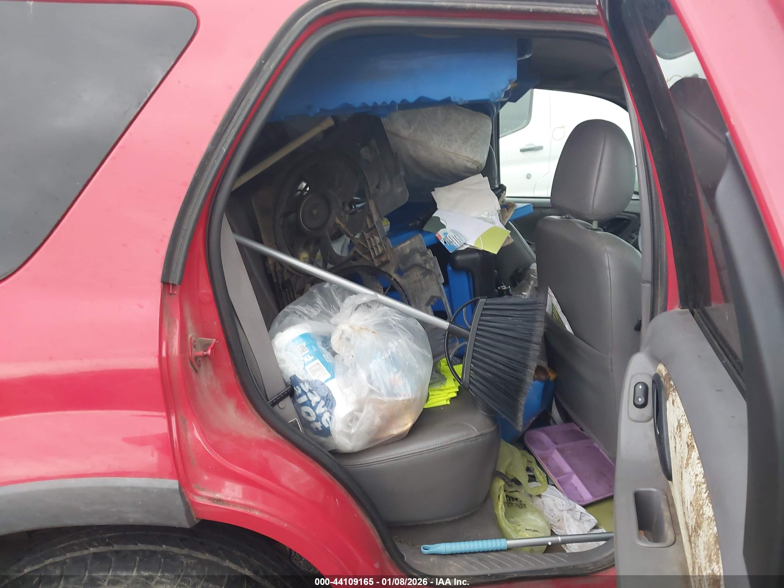 FORD ESCAPE image 8
