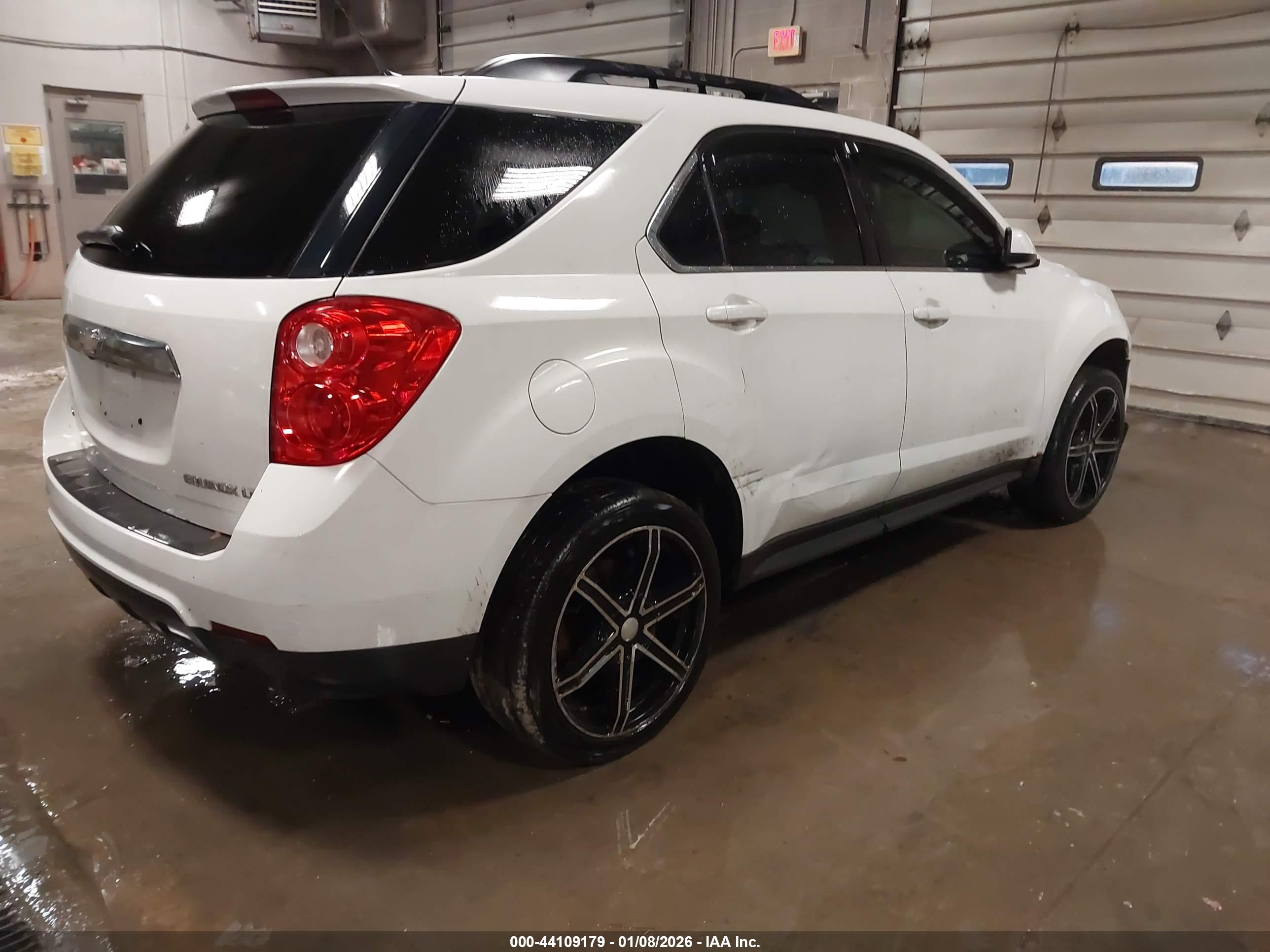CHEVROLET EQUINOX image 4