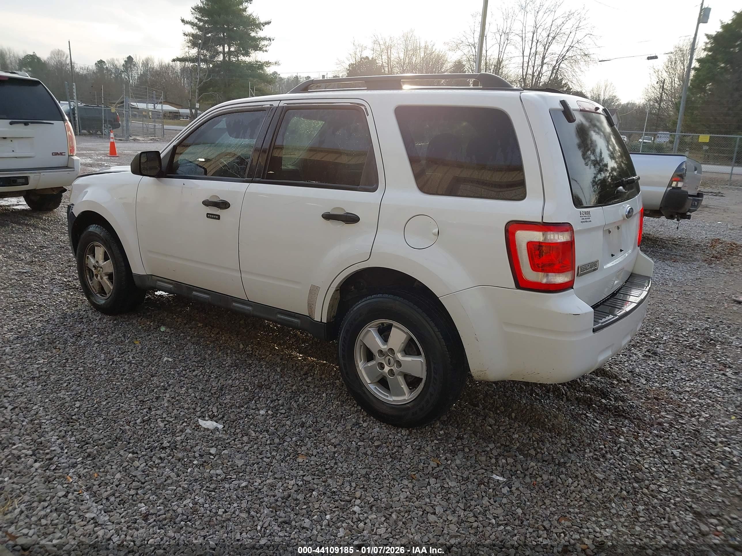 FORD ESCAPE image 3