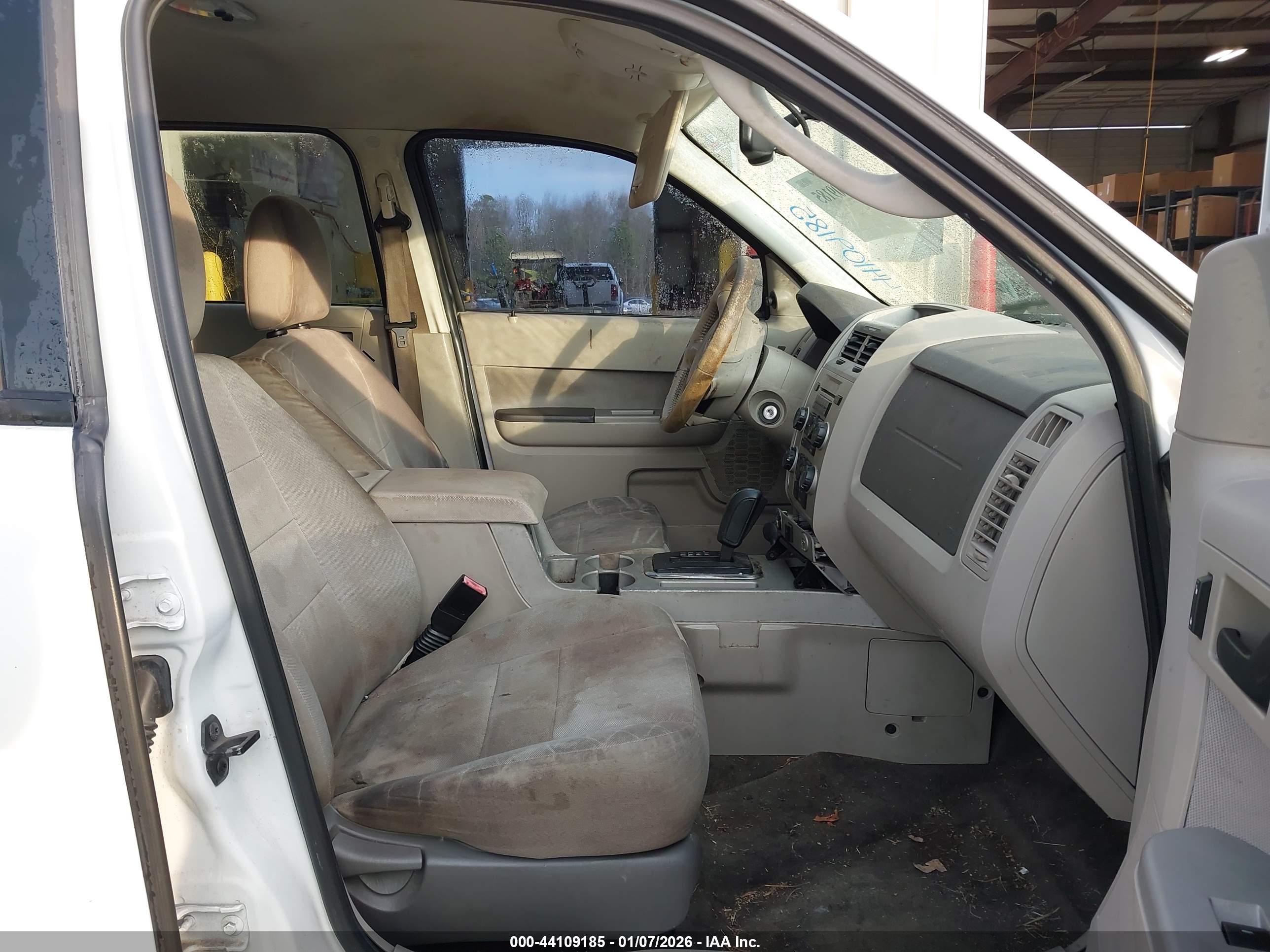 FORD ESCAPE image 5