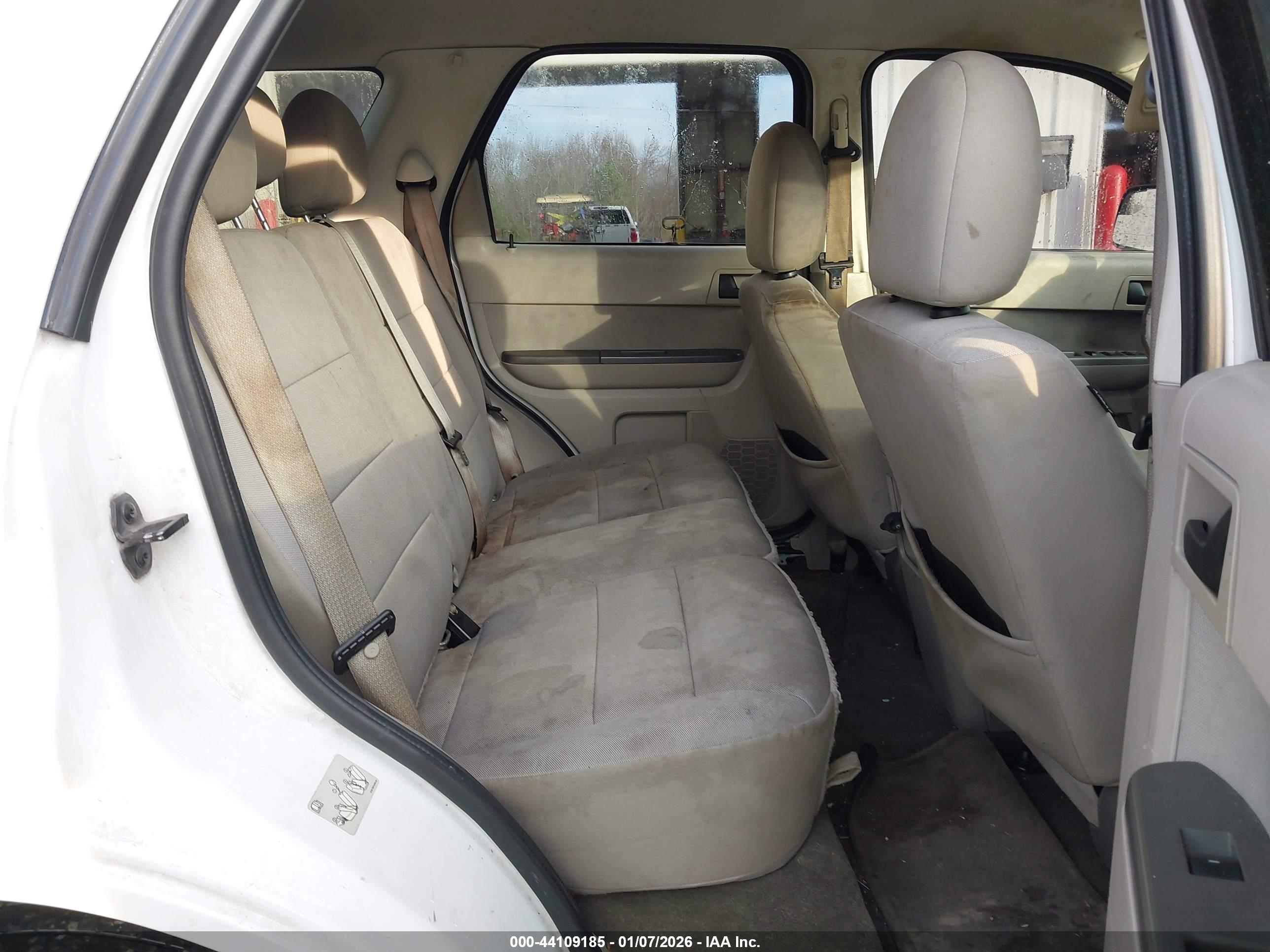 FORD ESCAPE image 8