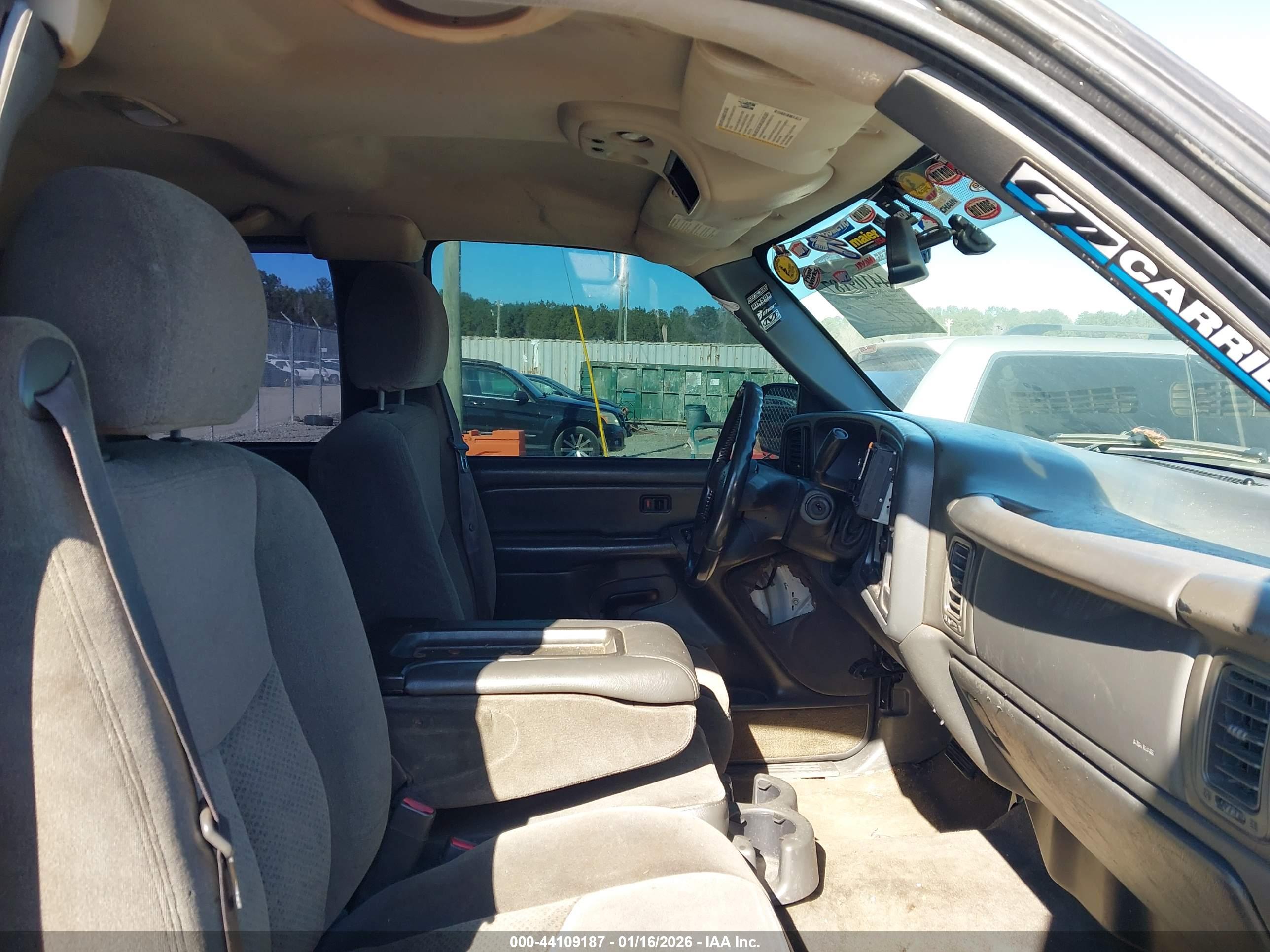CHEVROLET SILVERADO image 5