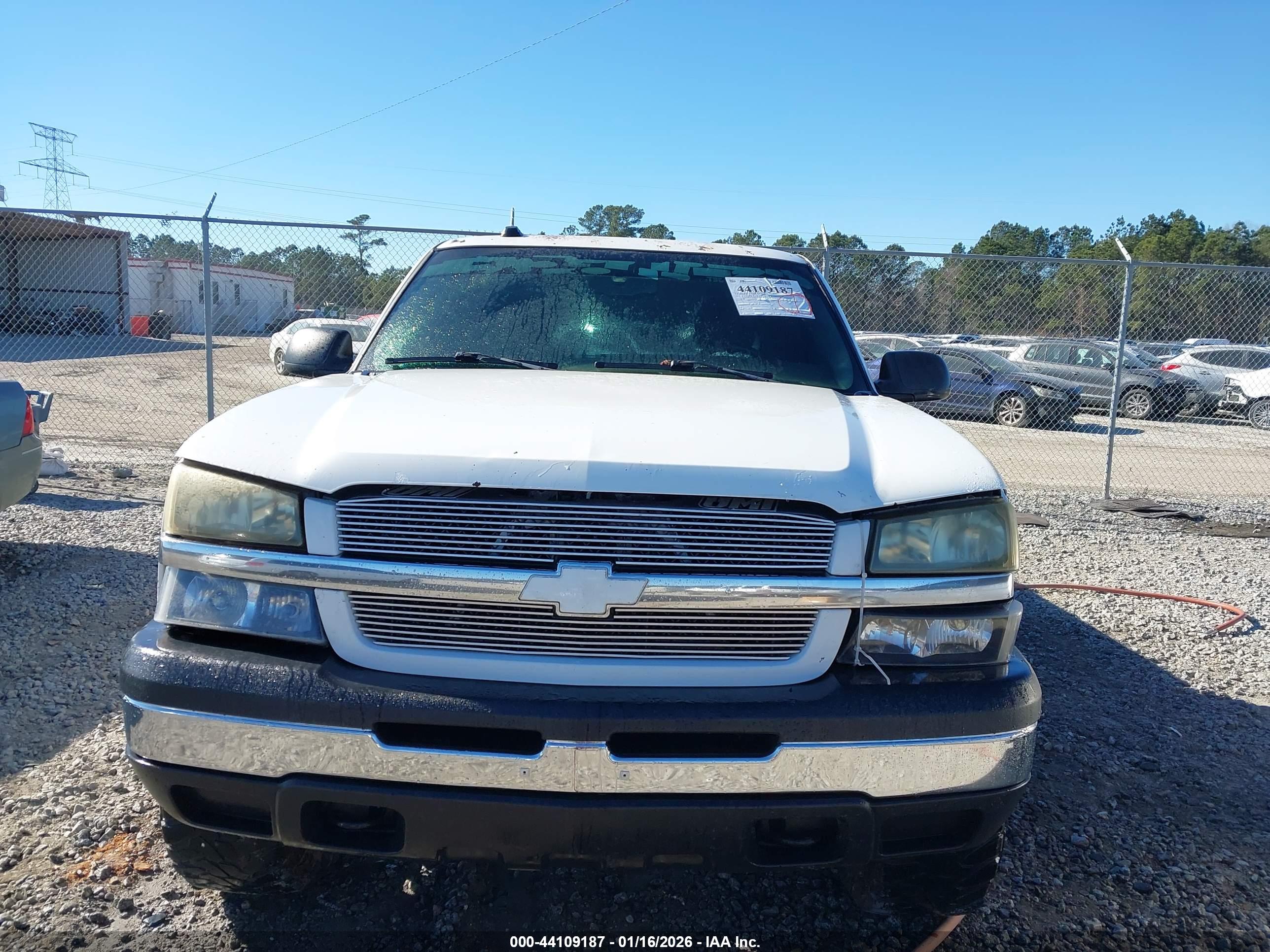 CHEVROLET SILVERADO image 6