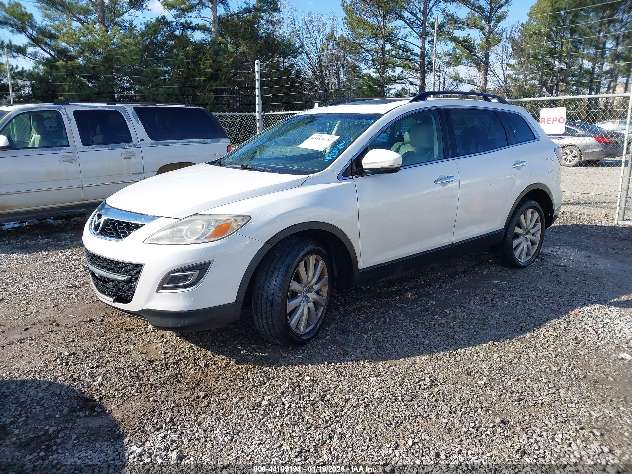 MAZDA CX-9 image 2