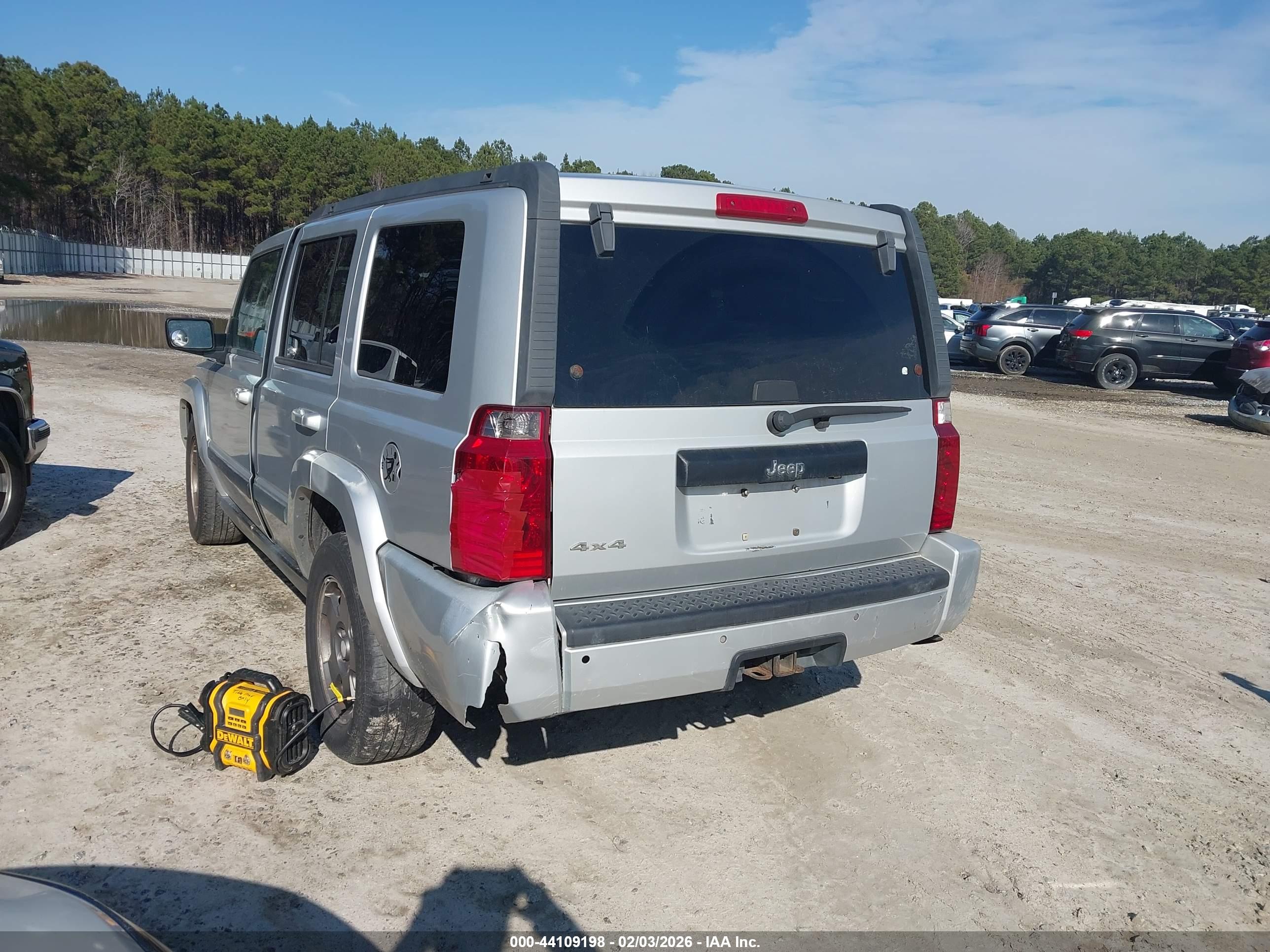 JEEP COMMANDER image 3