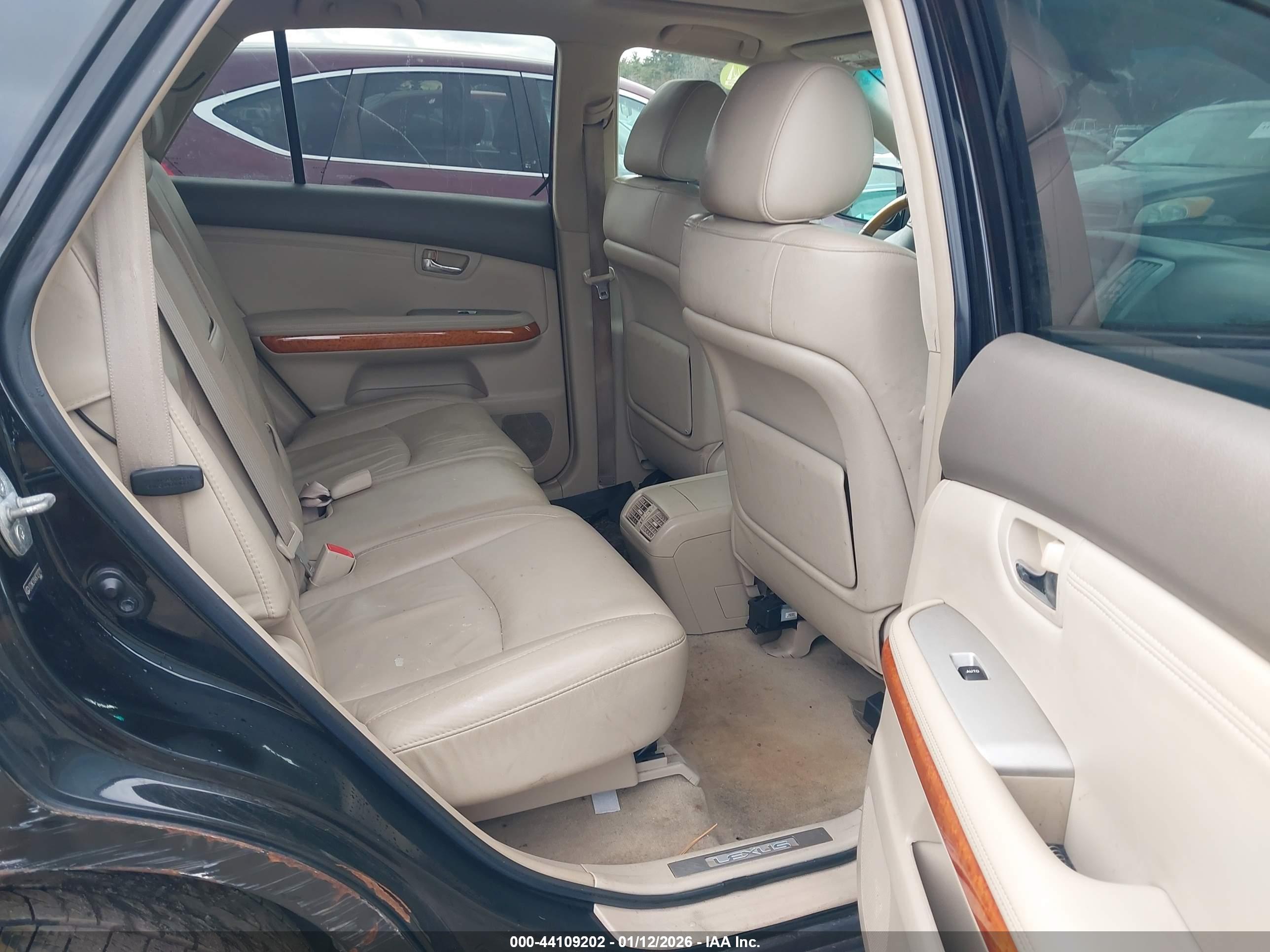 LEXUS RX image 8
