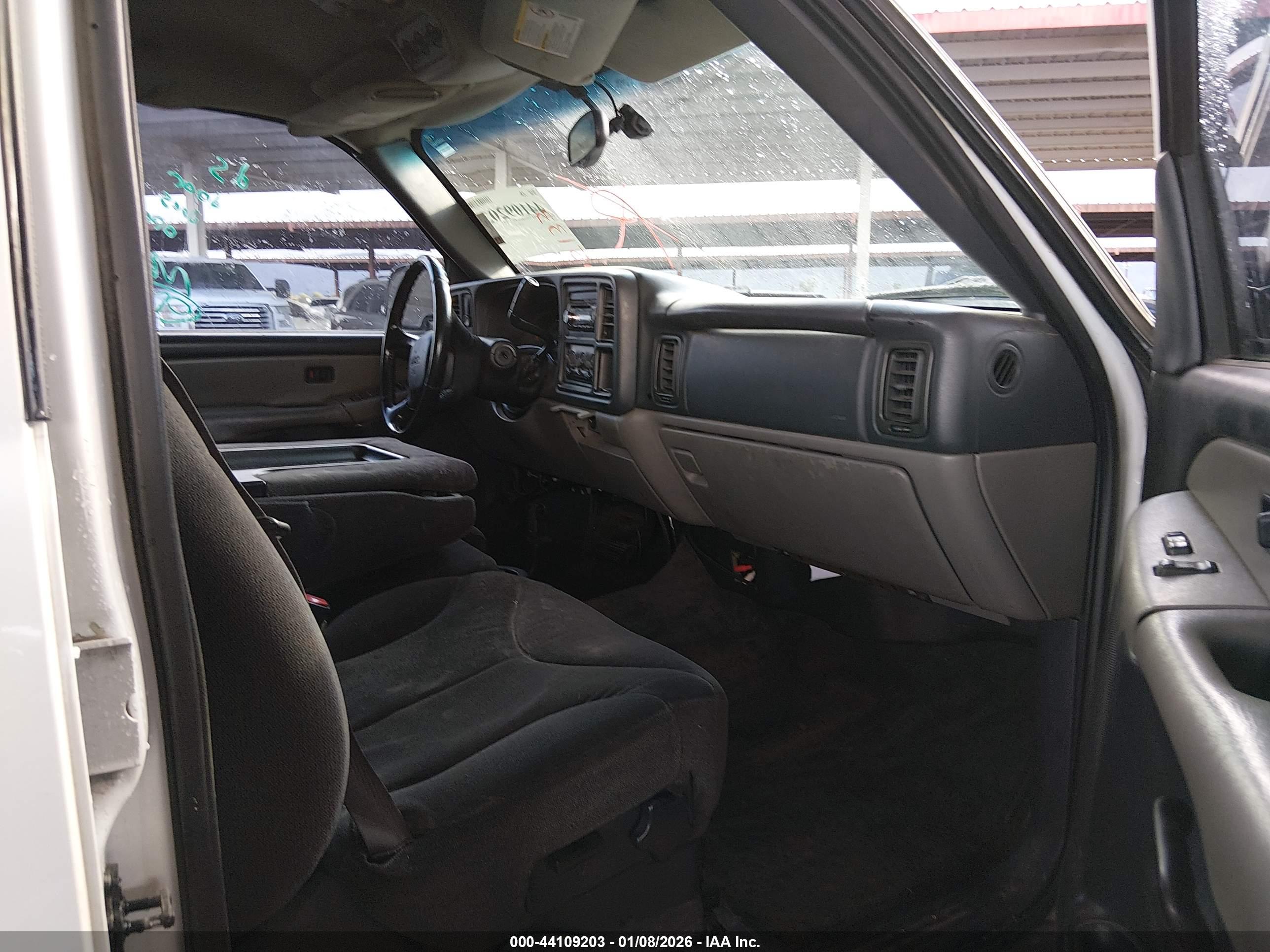 GMC YUKON image 5
