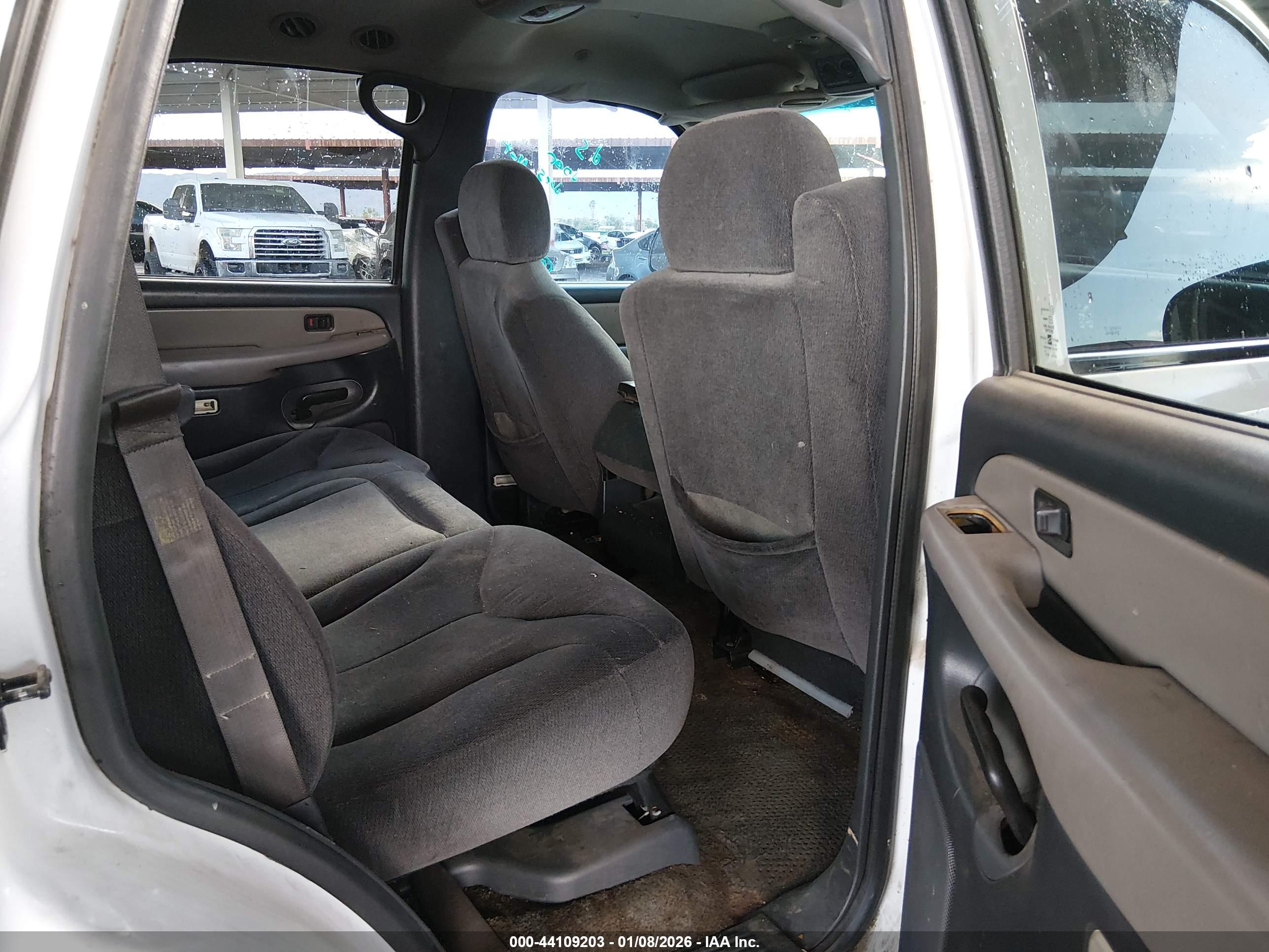 GMC YUKON image 8