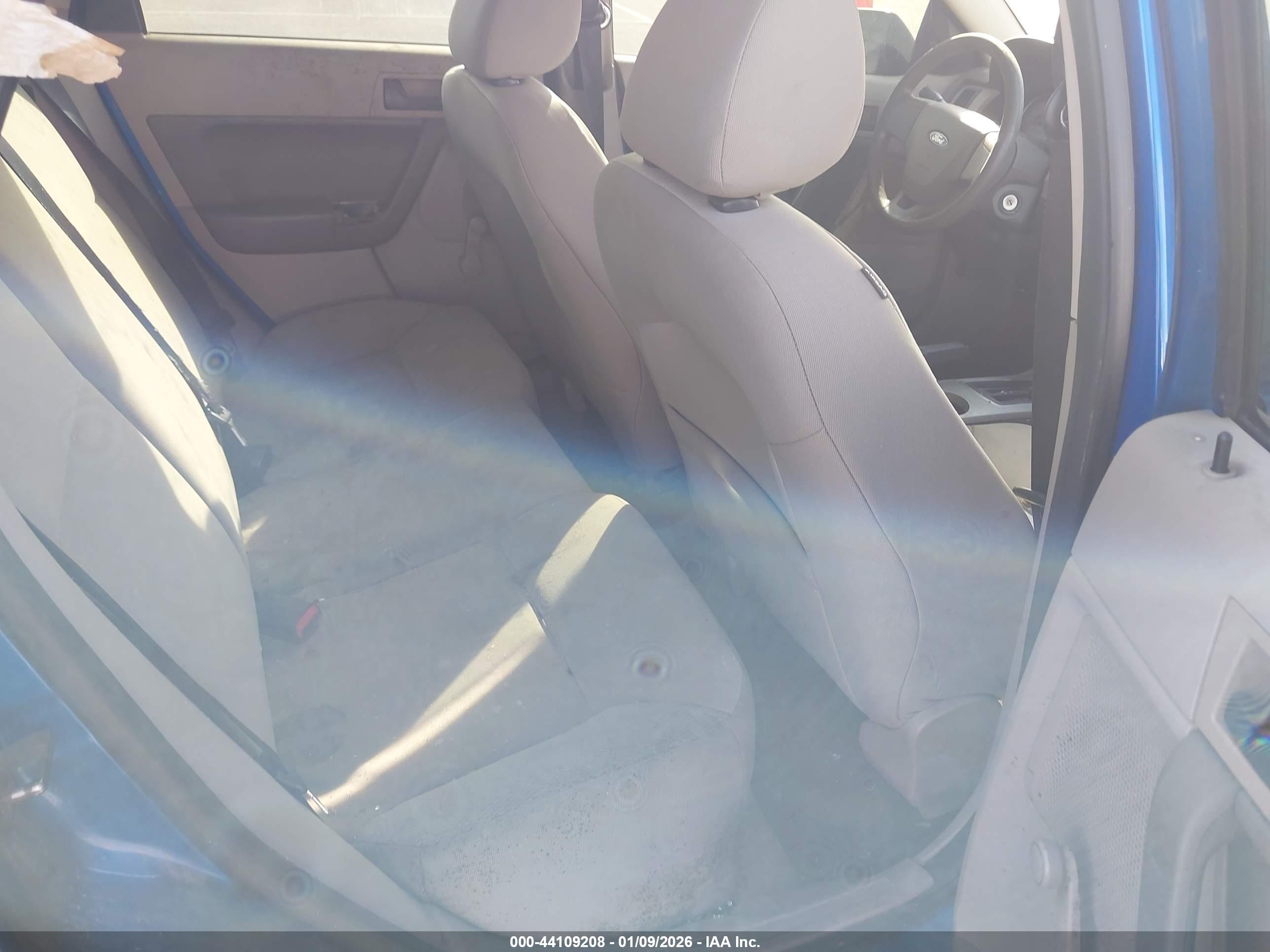 FORD FOCUS image 8