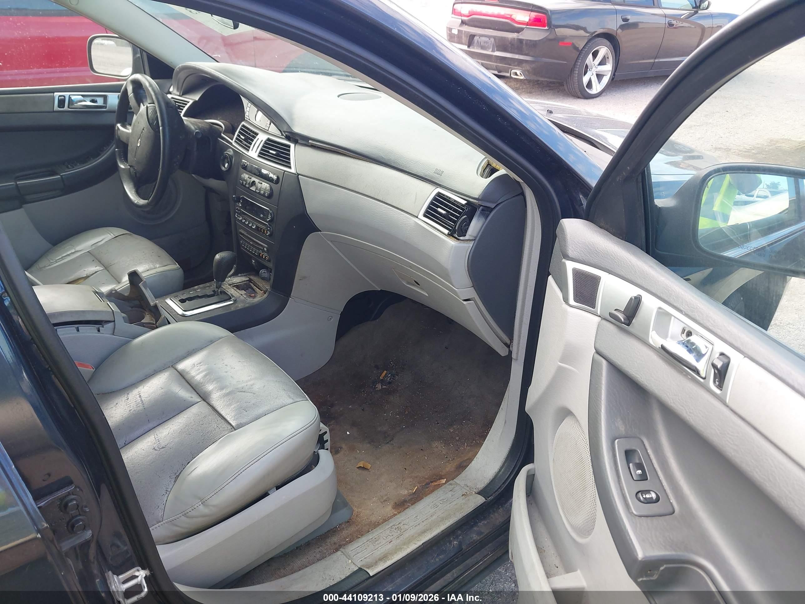 CHRYSLER PACIFICA image 5
