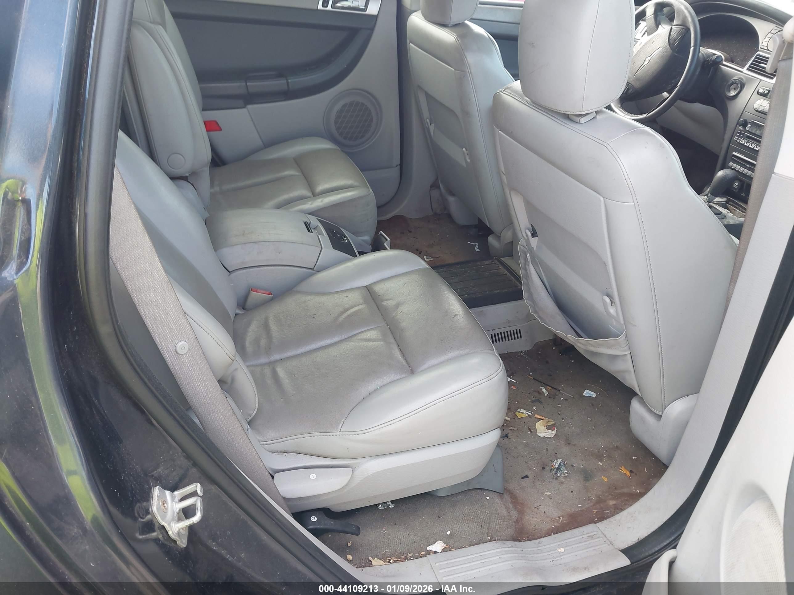 CHRYSLER PACIFICA image 8
