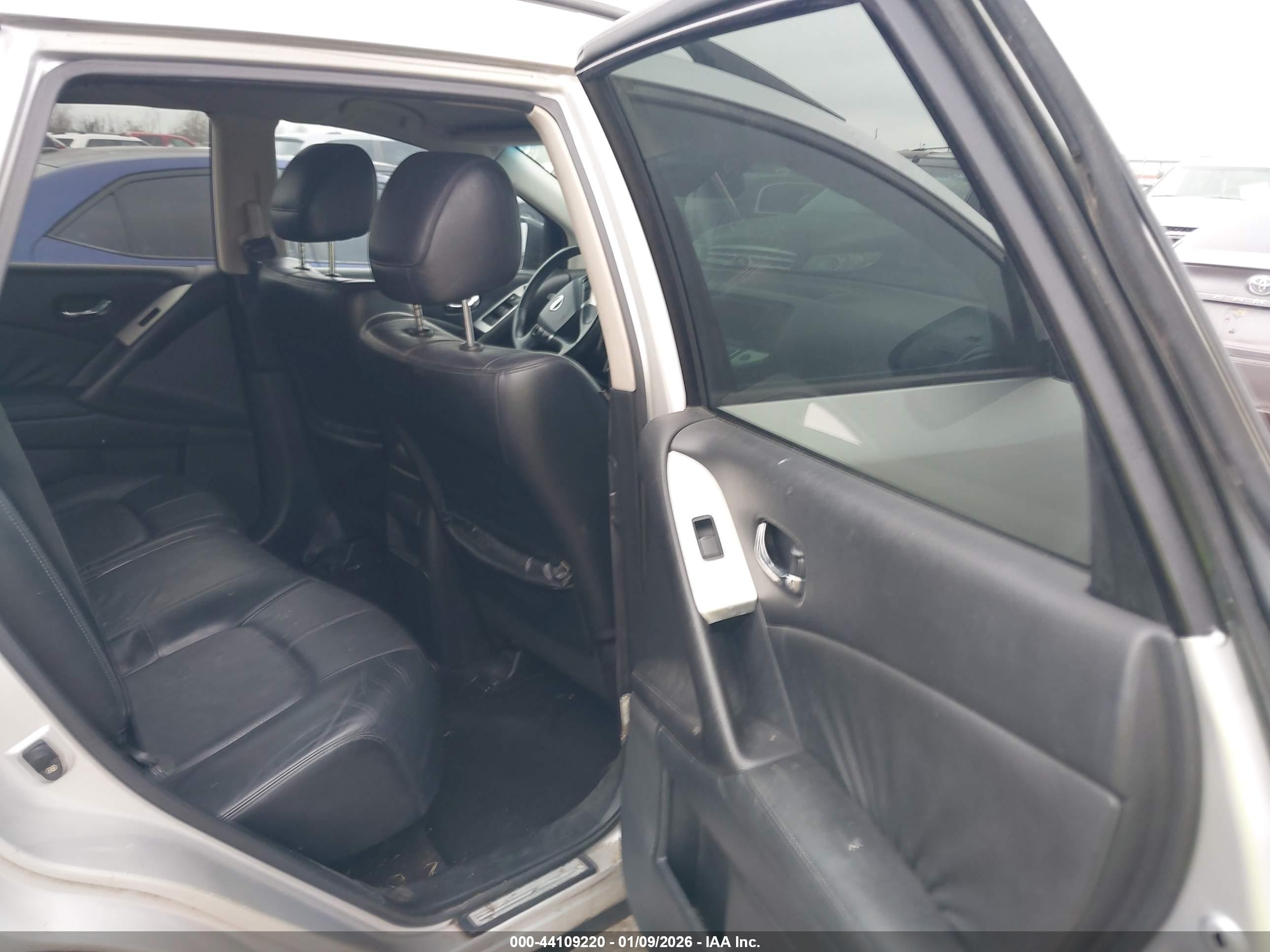 NISSAN MURANO image 8