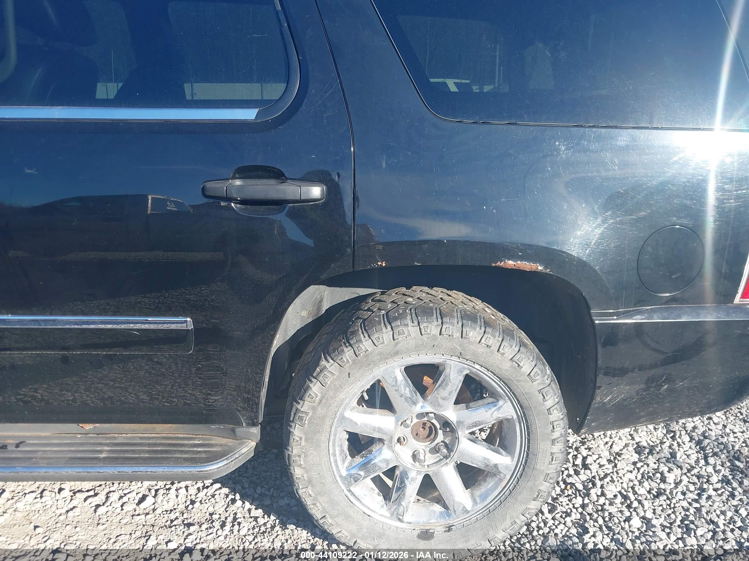 GMC YUKON image 6