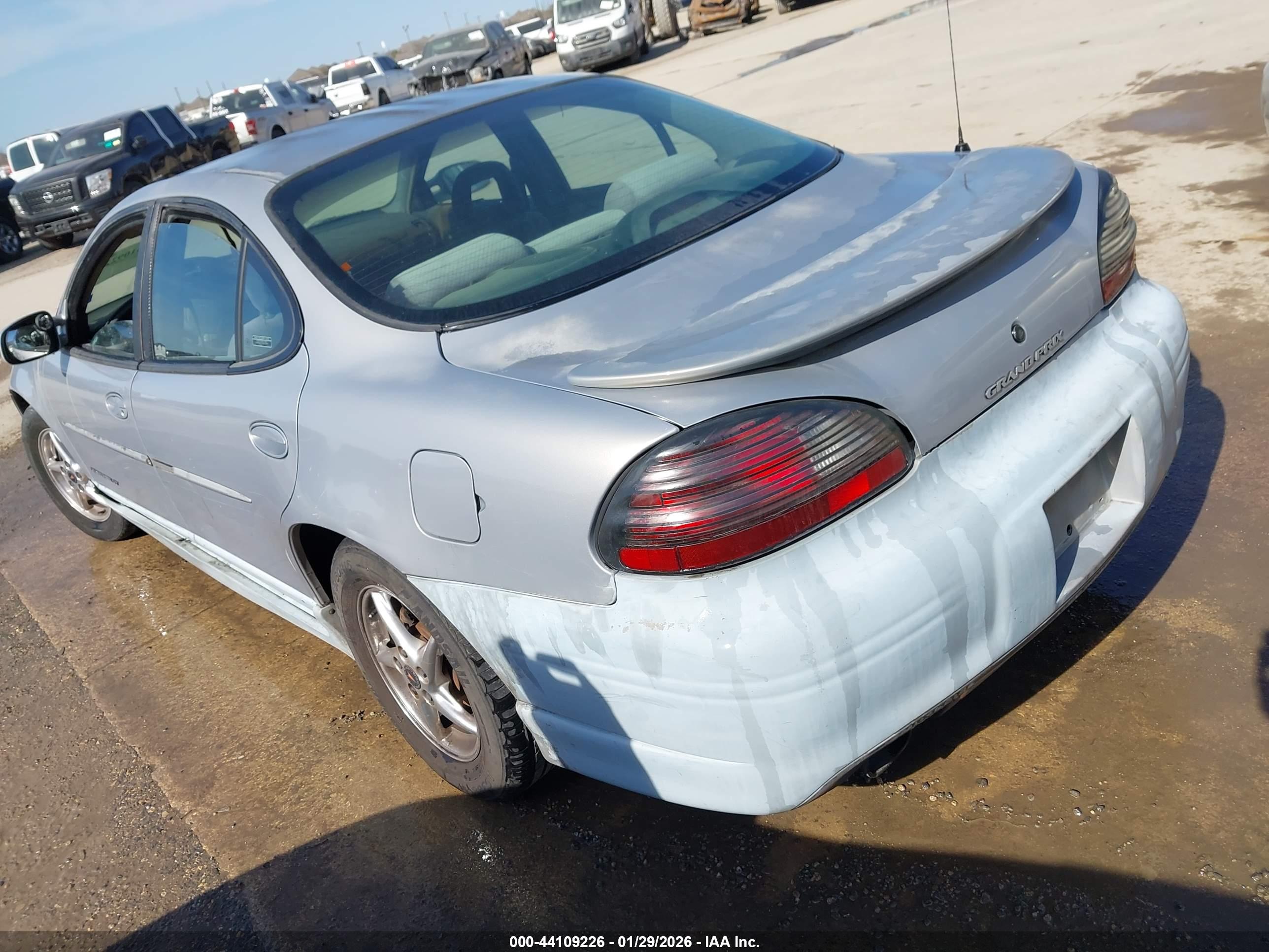 PONTIAC GRAND image 3