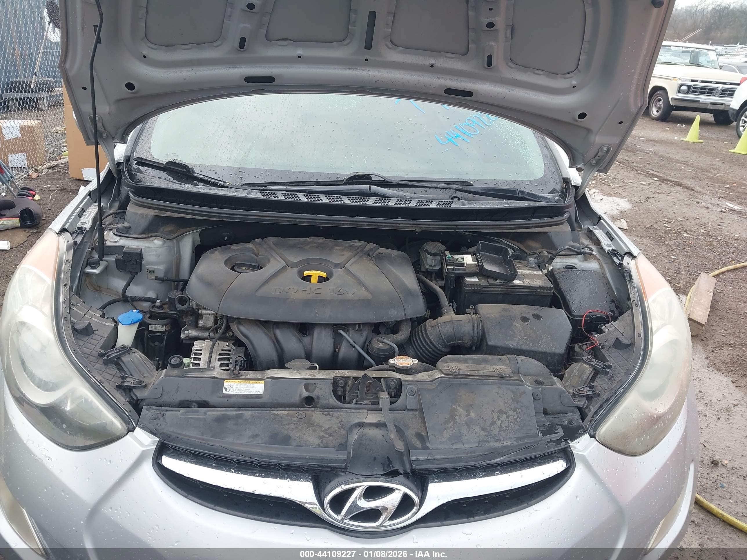 HYUNDAI ELANTRA image 10