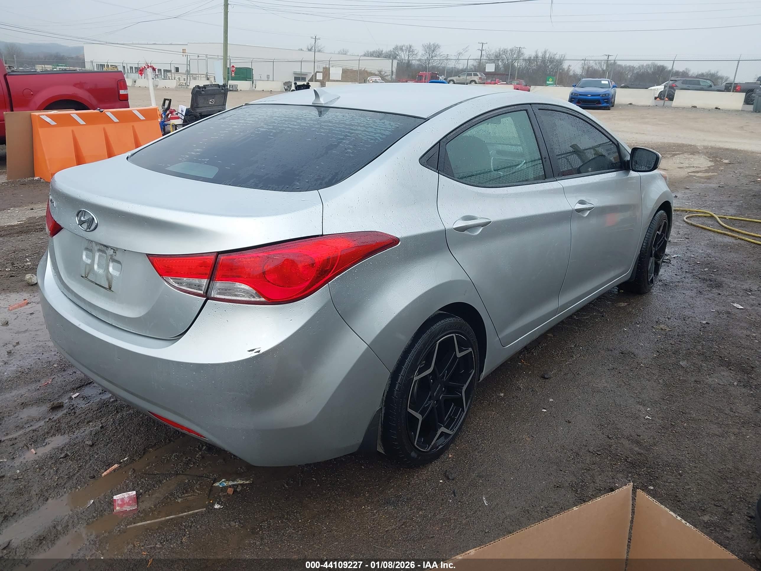 HYUNDAI ELANTRA image 4