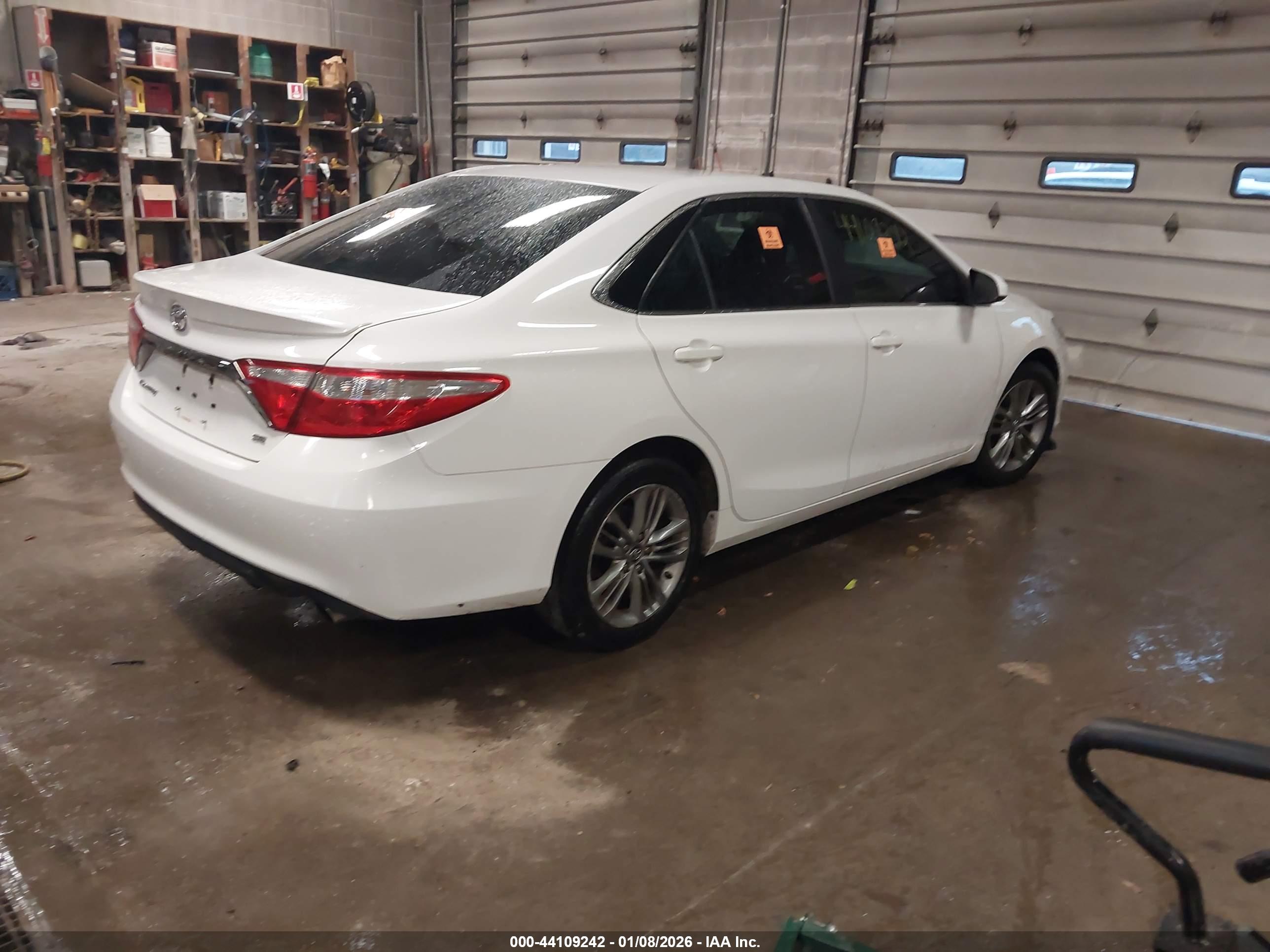 TOYOTA CAMRY image 4