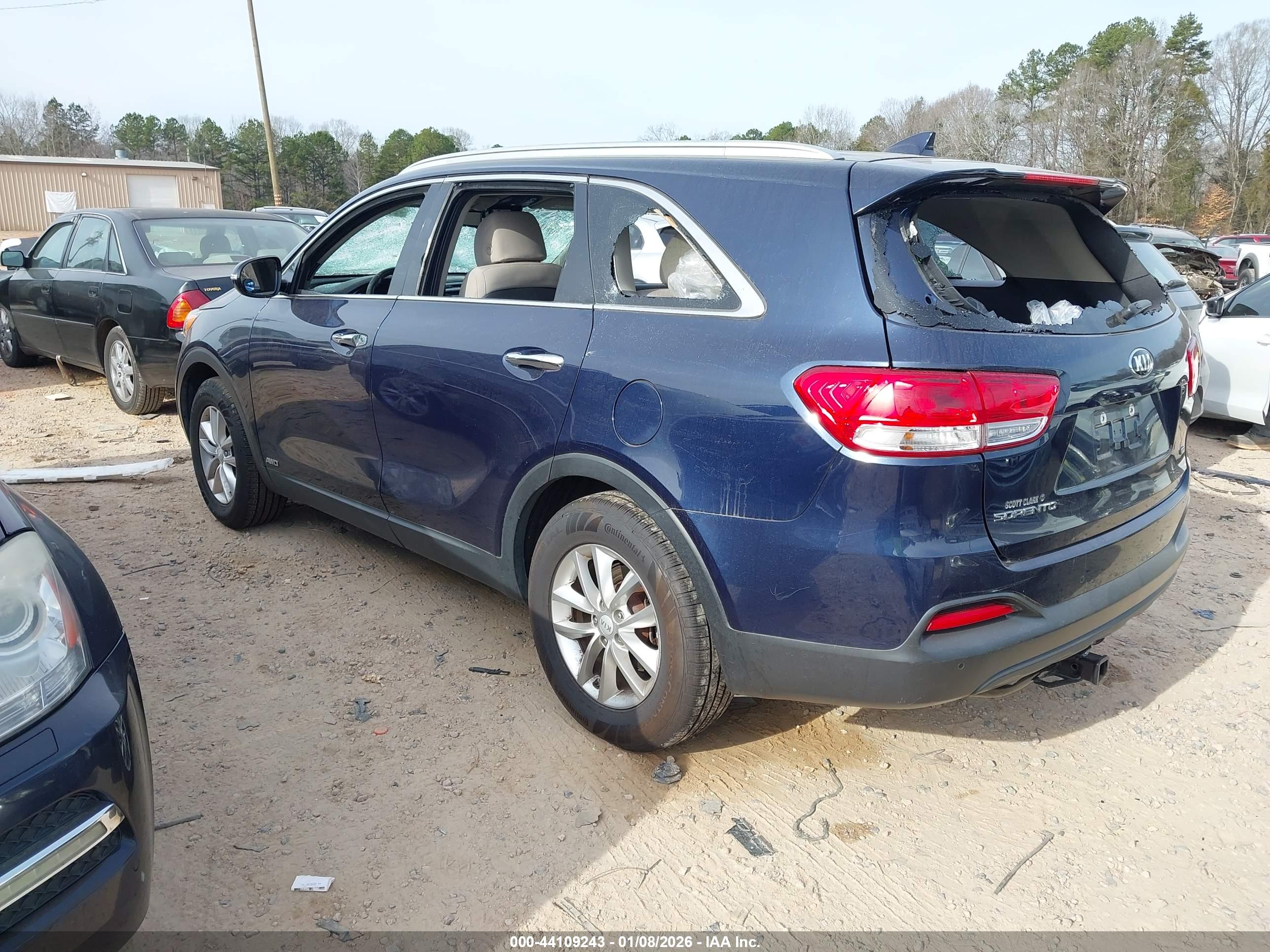 KIA SORENTO image 3