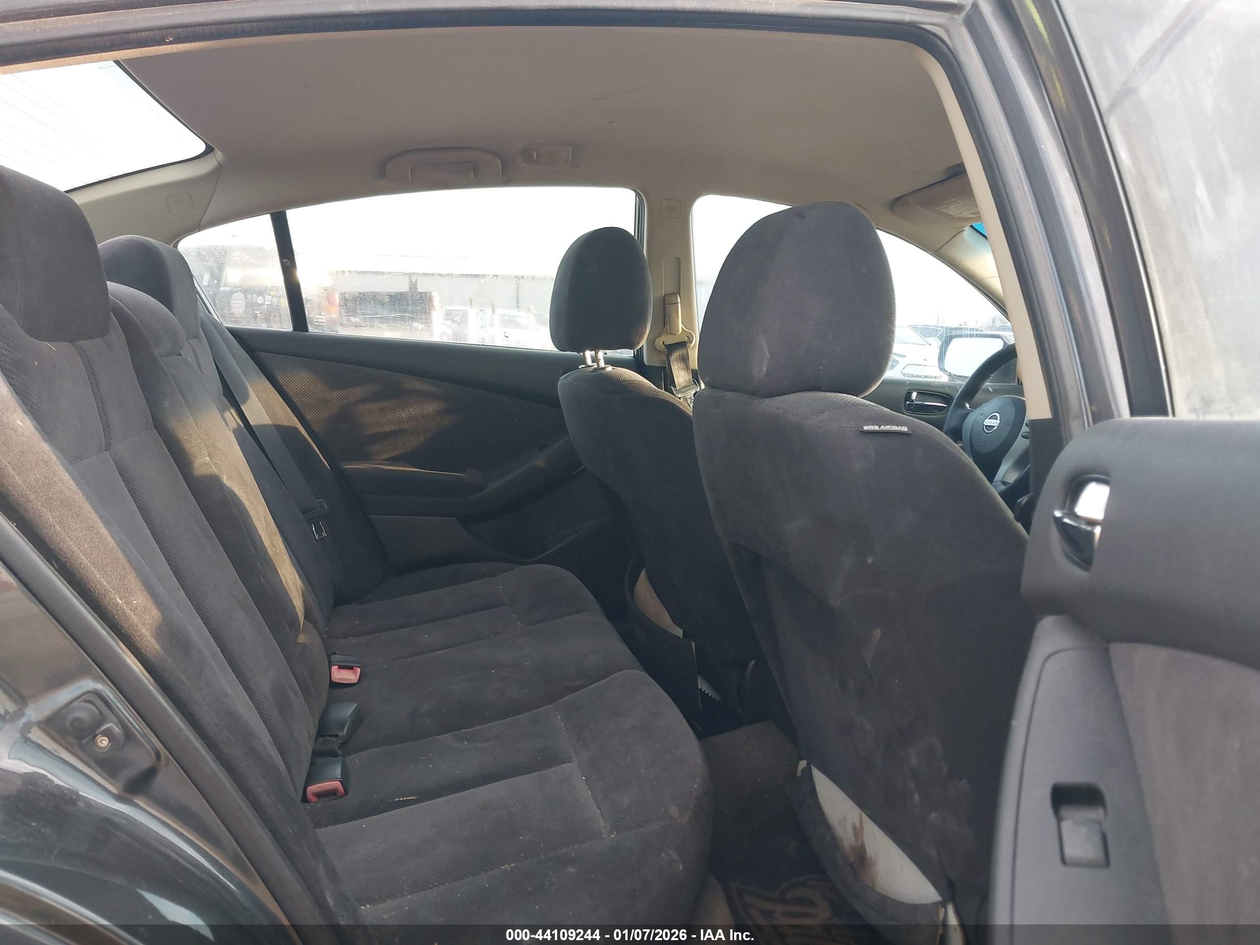 NISSAN ALTIMA image 8