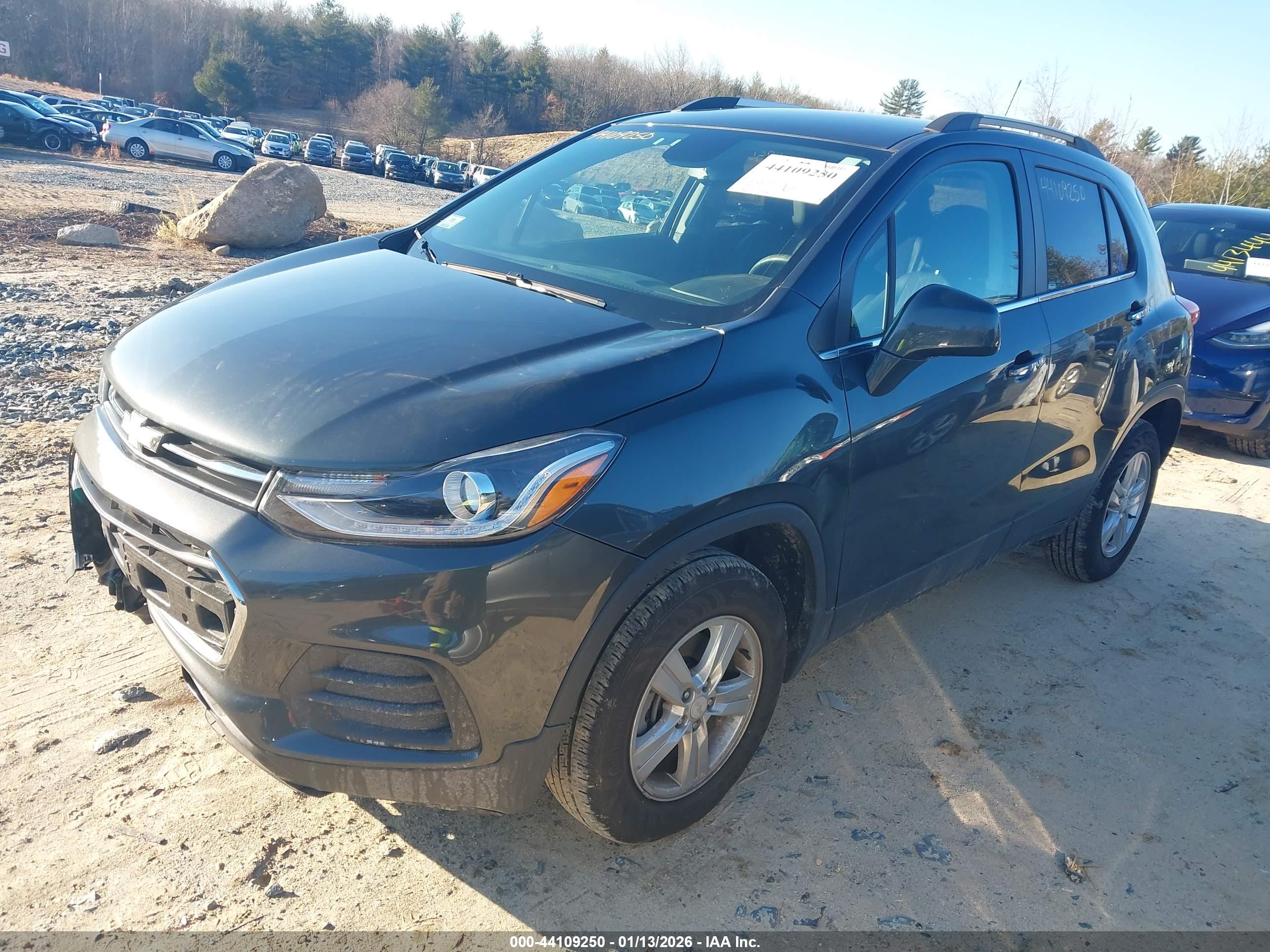 CHEVROLET TRAX image 2