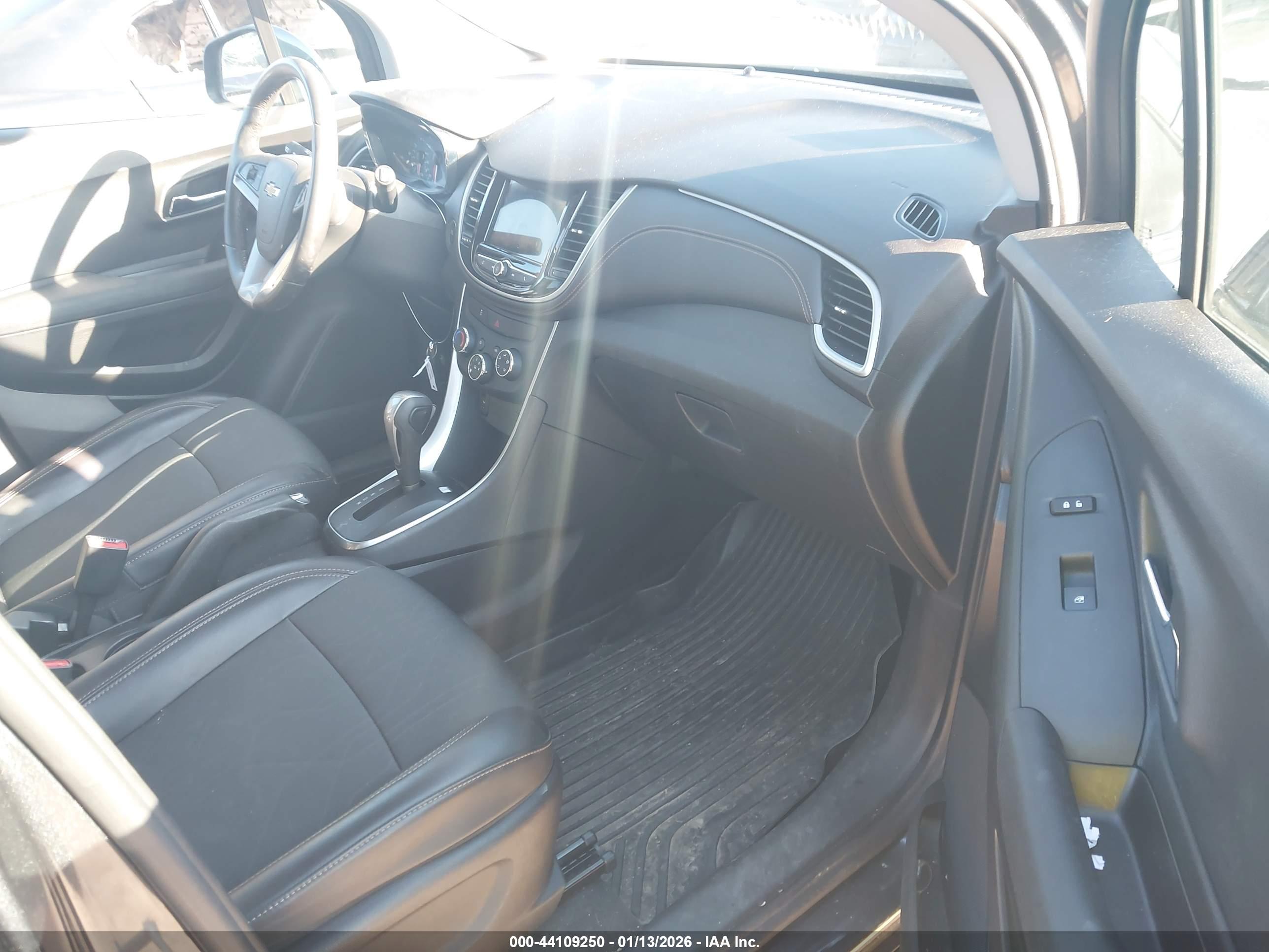 CHEVROLET TRAX image 5