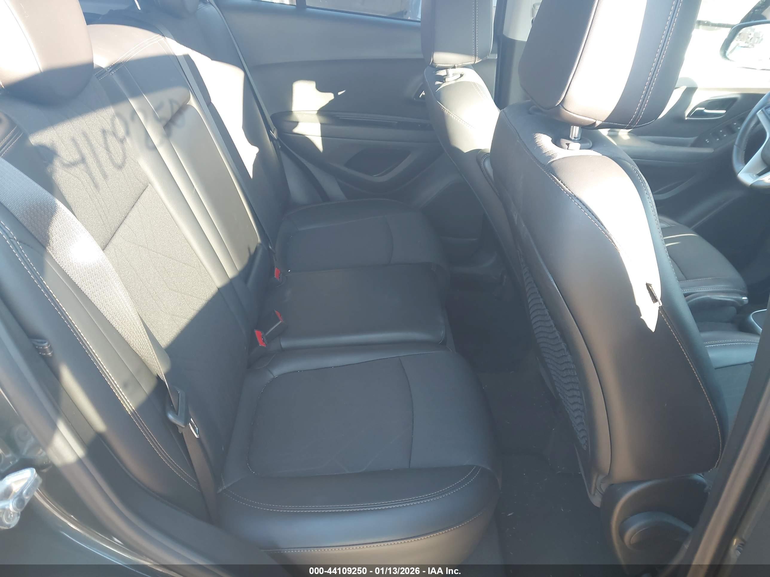 CHEVROLET TRAX image 8
