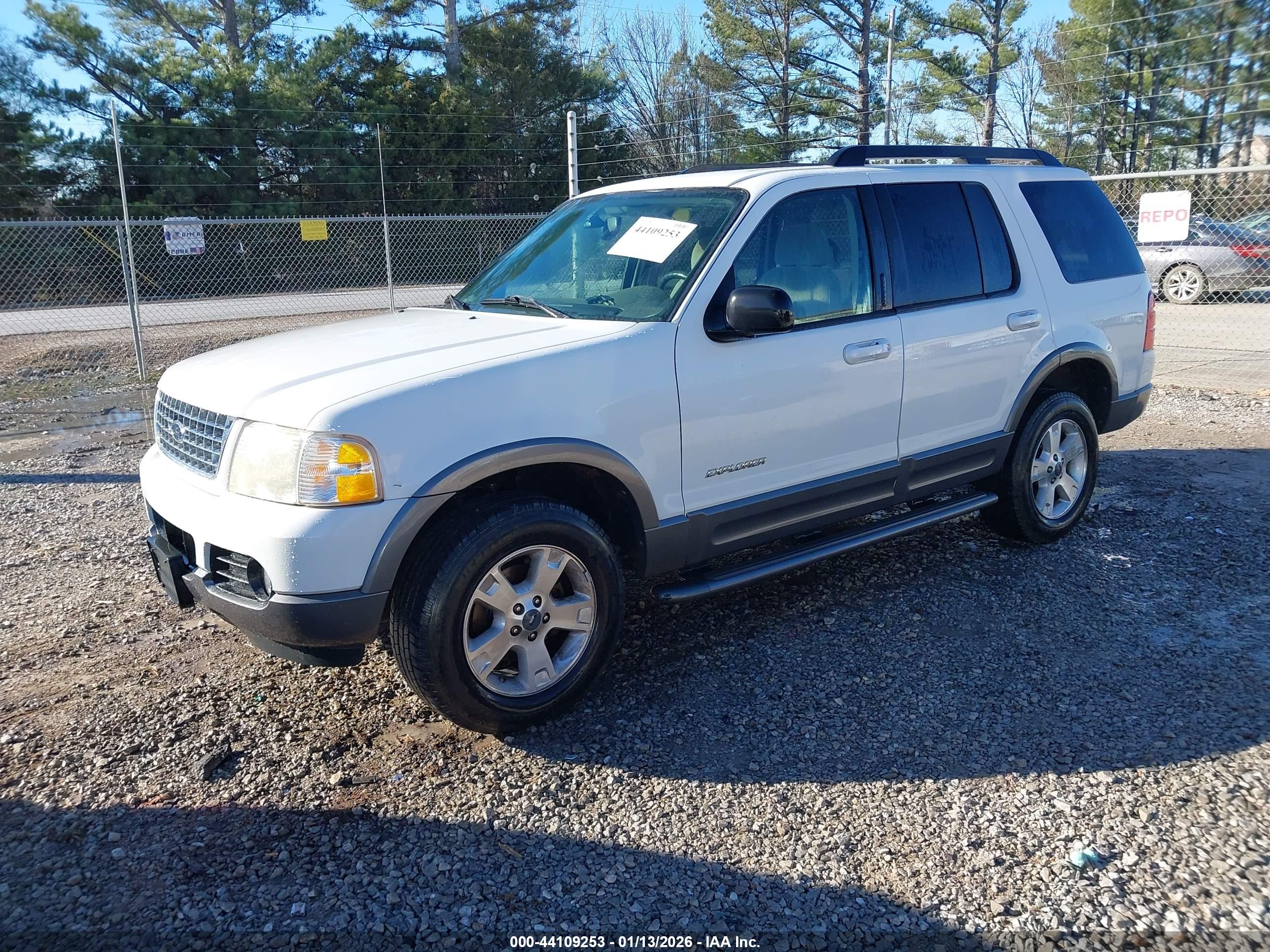 FORD EXPLORER image 2
