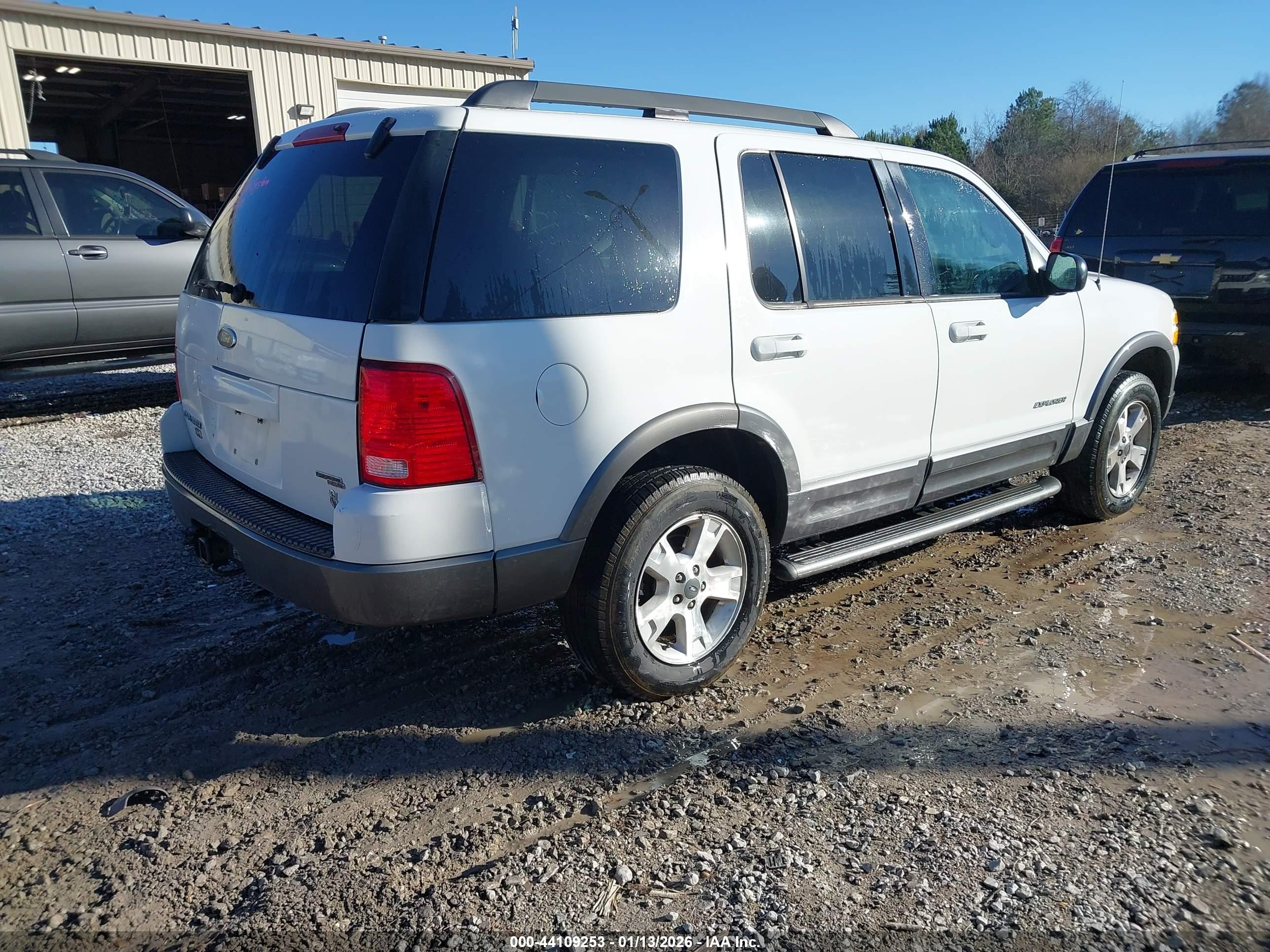 FORD EXPLORER image 4