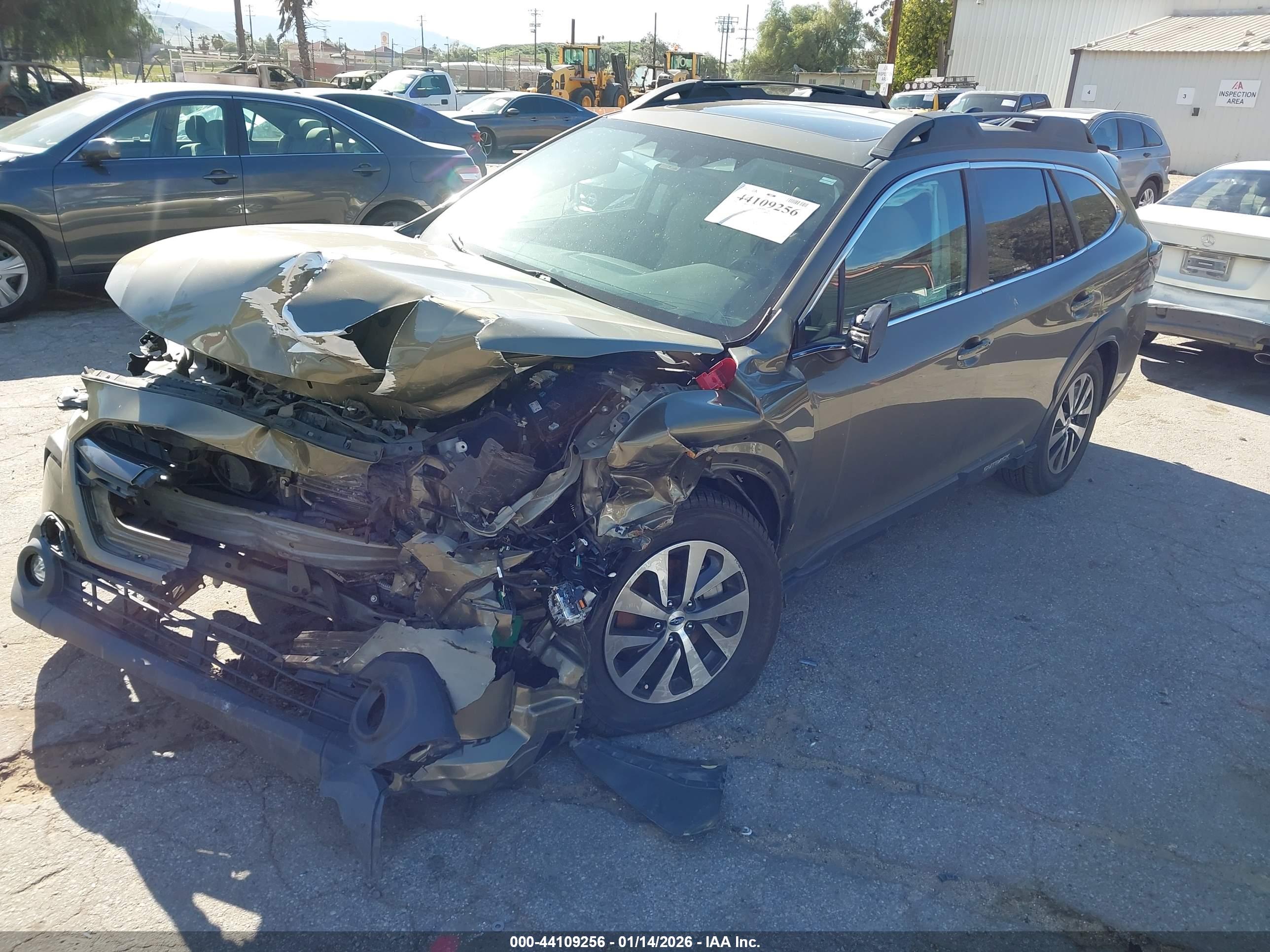 SUBARU OUTBACK image 2