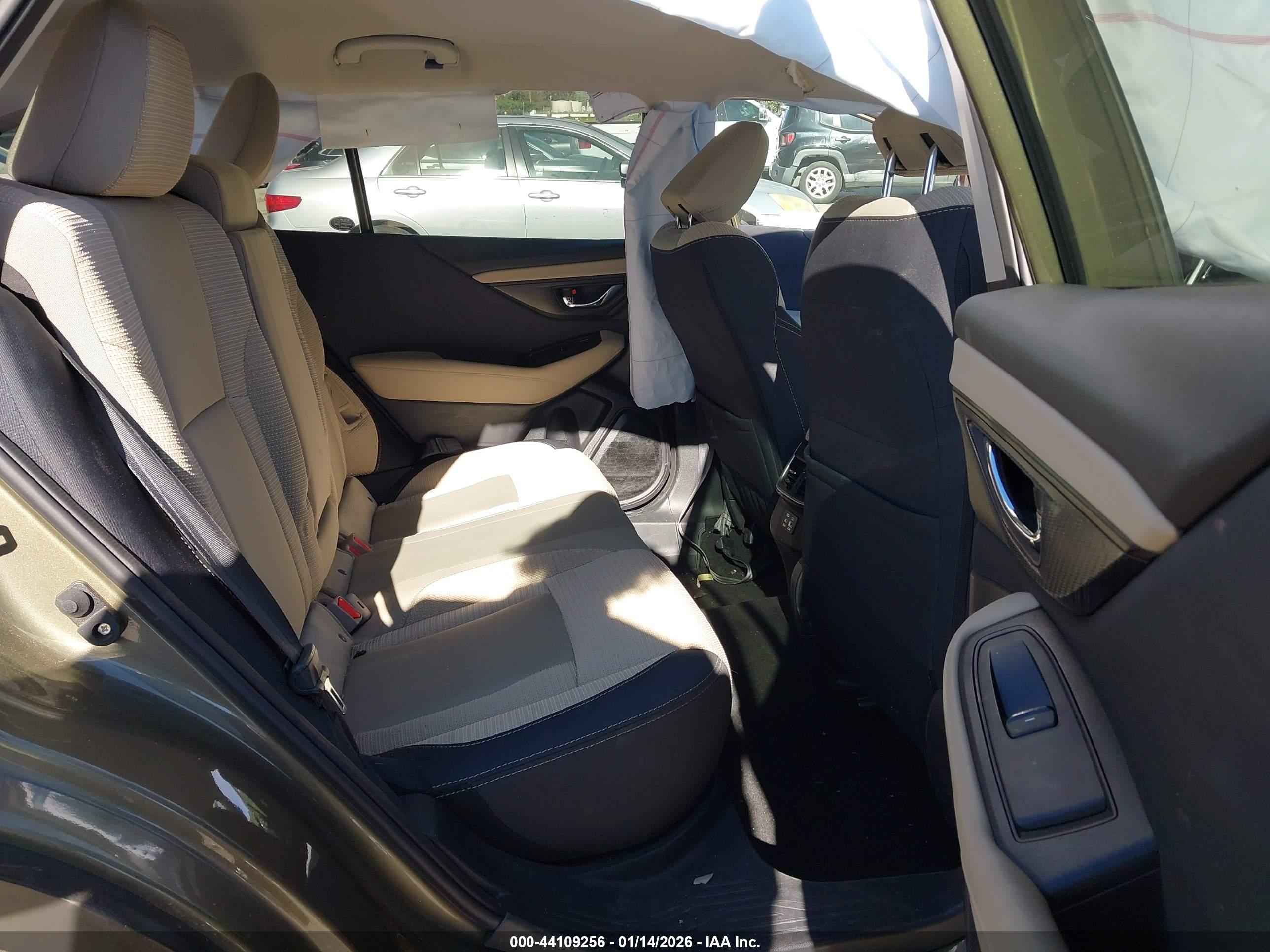 SUBARU OUTBACK image 8