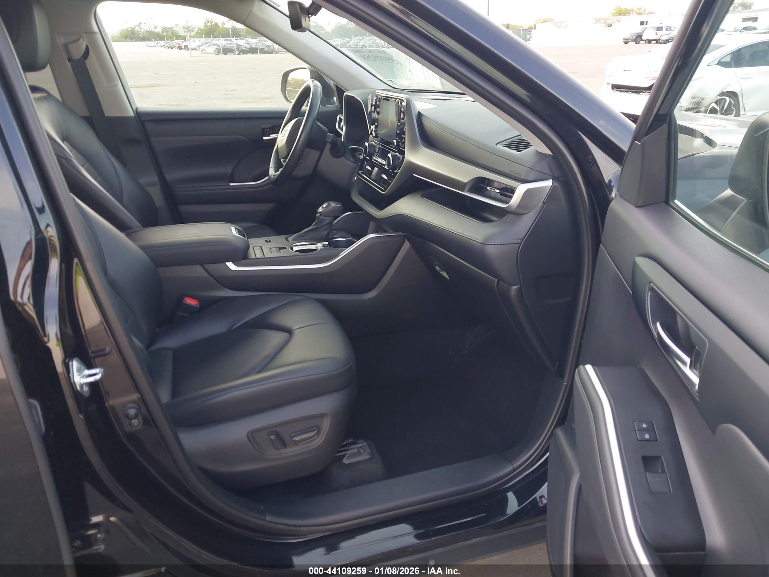 TOYOTA HIGHLANDER image 5