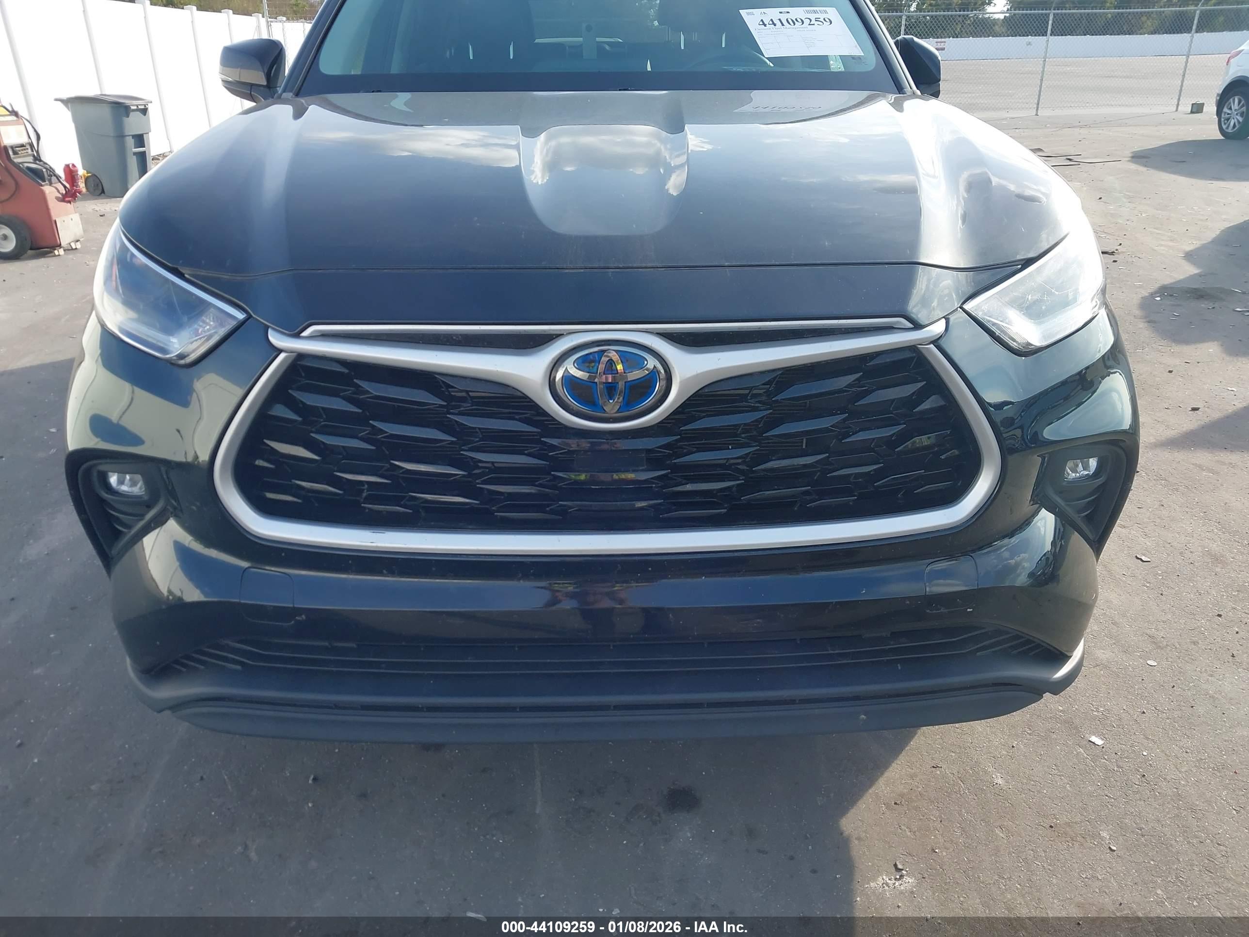 TOYOTA HIGHLANDER image 6