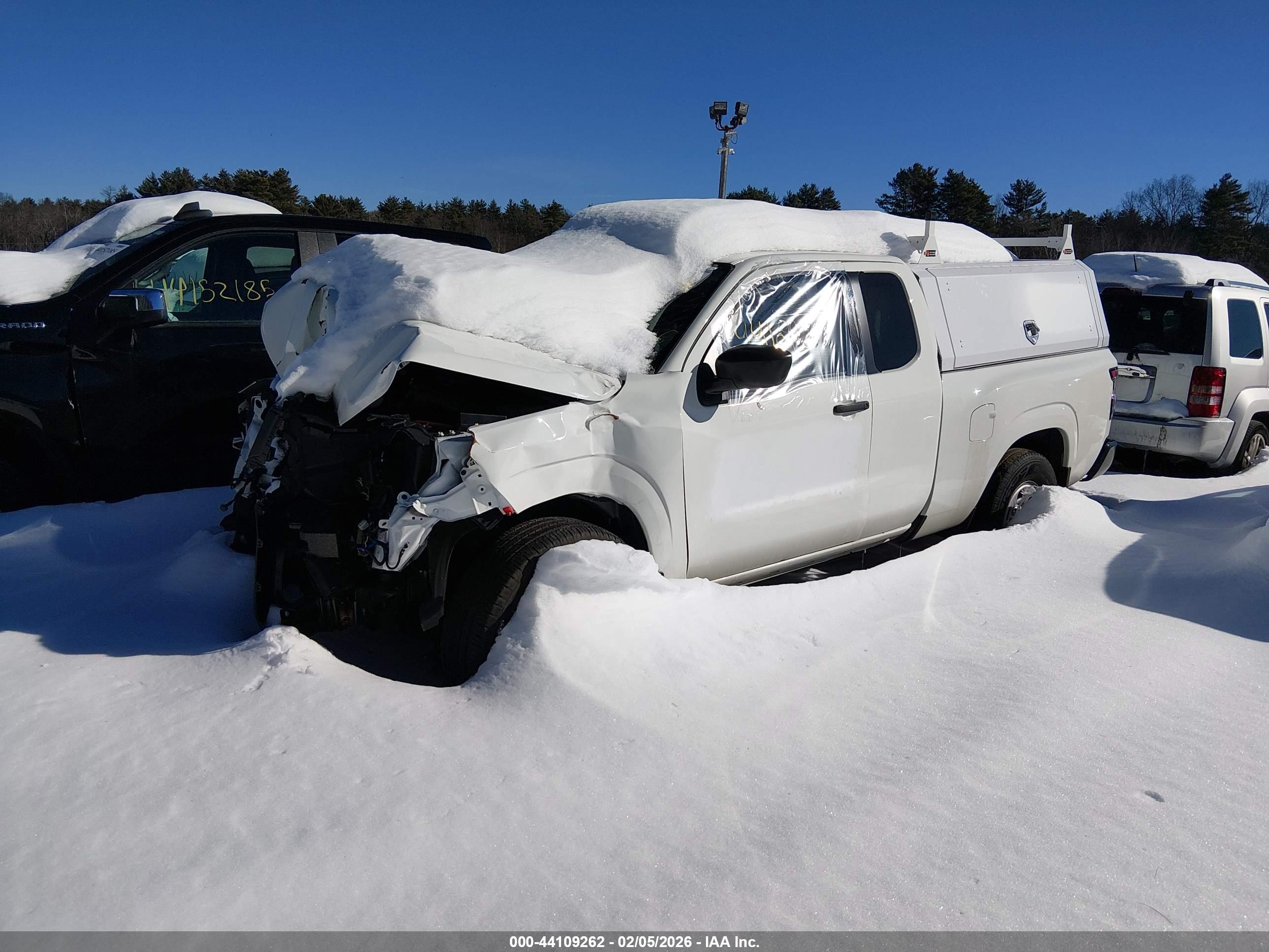 NISSAN FRONTIER image 2