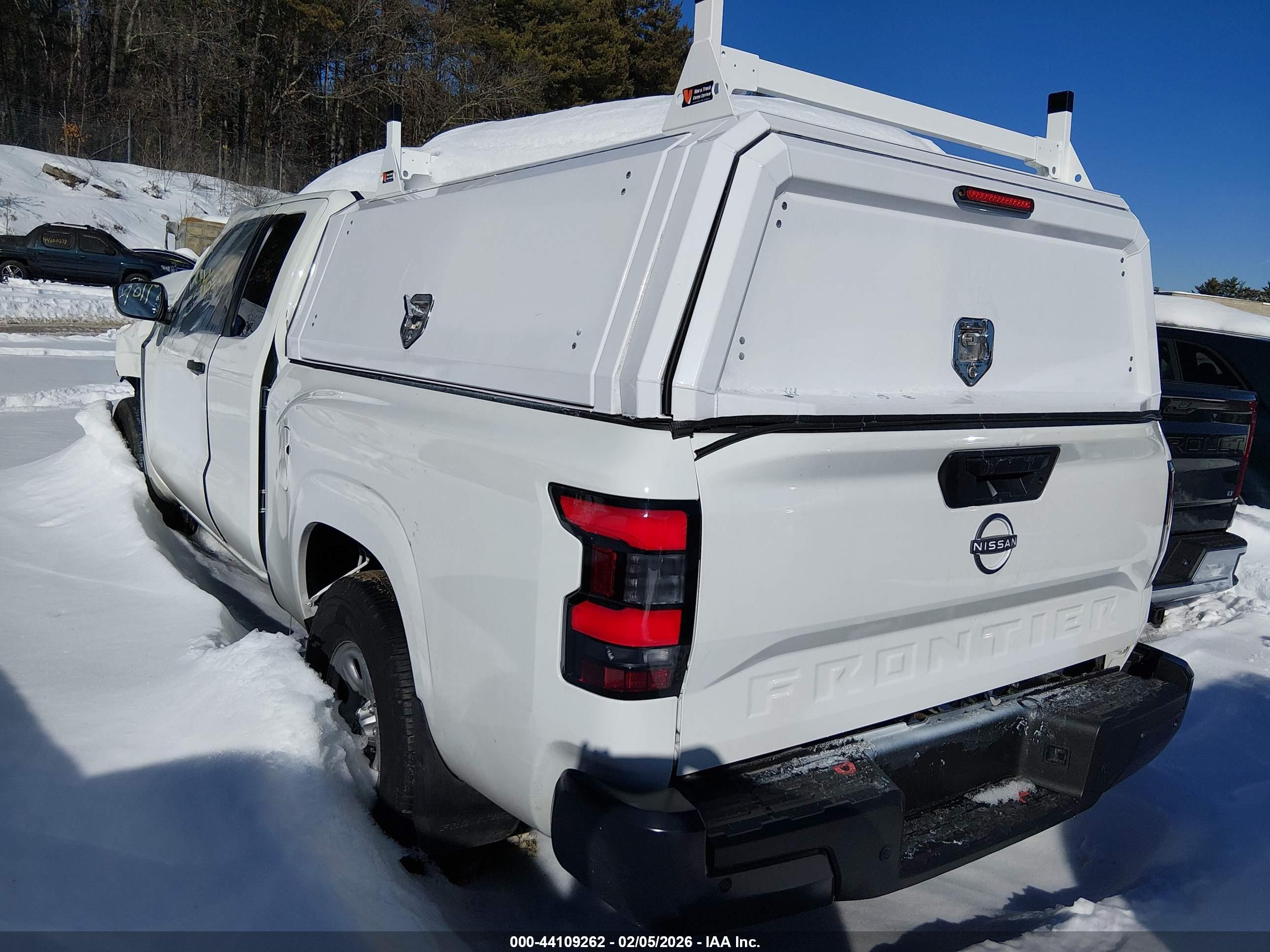NISSAN FRONTIER image 3