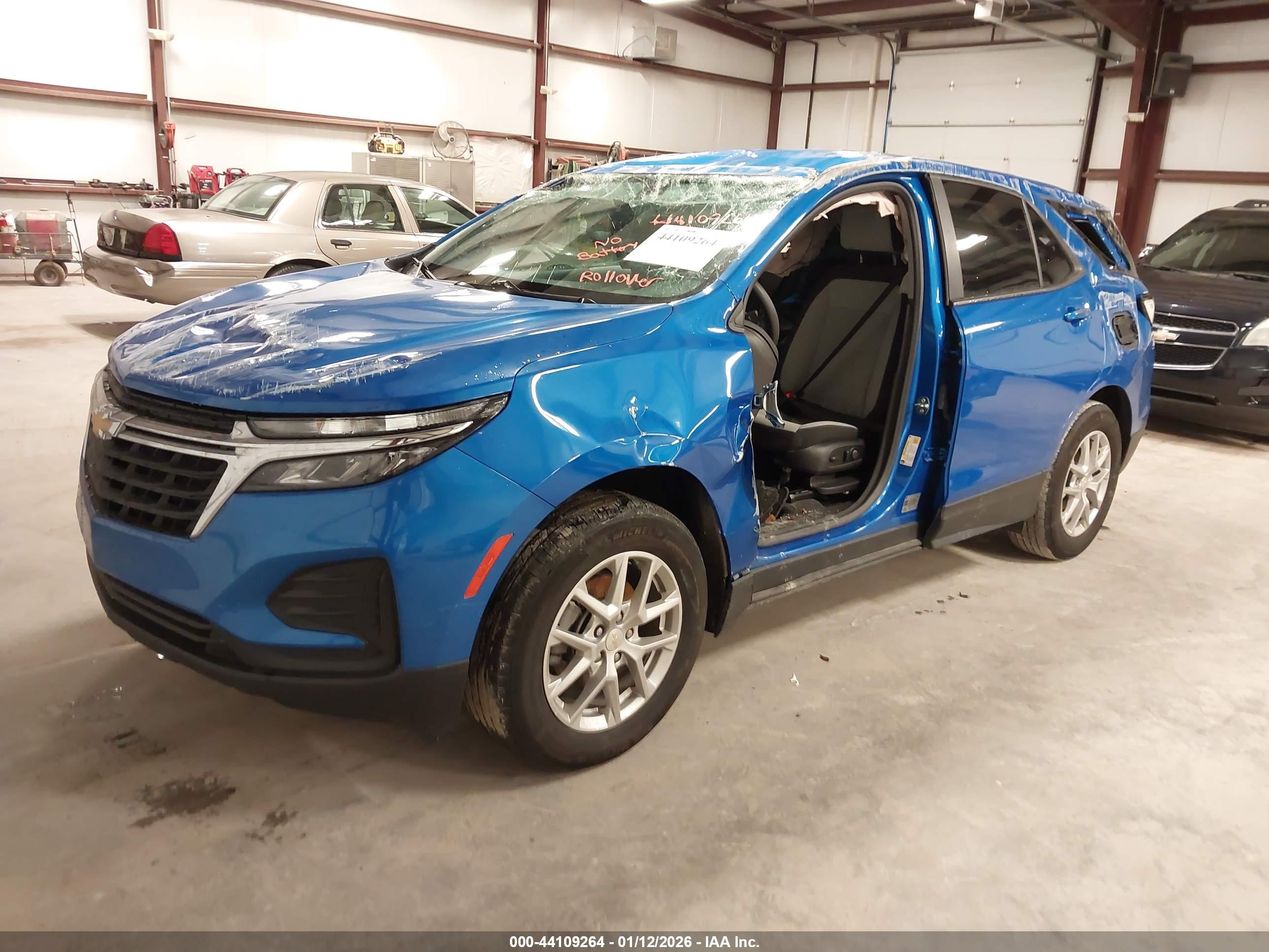 CHEVROLET EQUINOX image 2