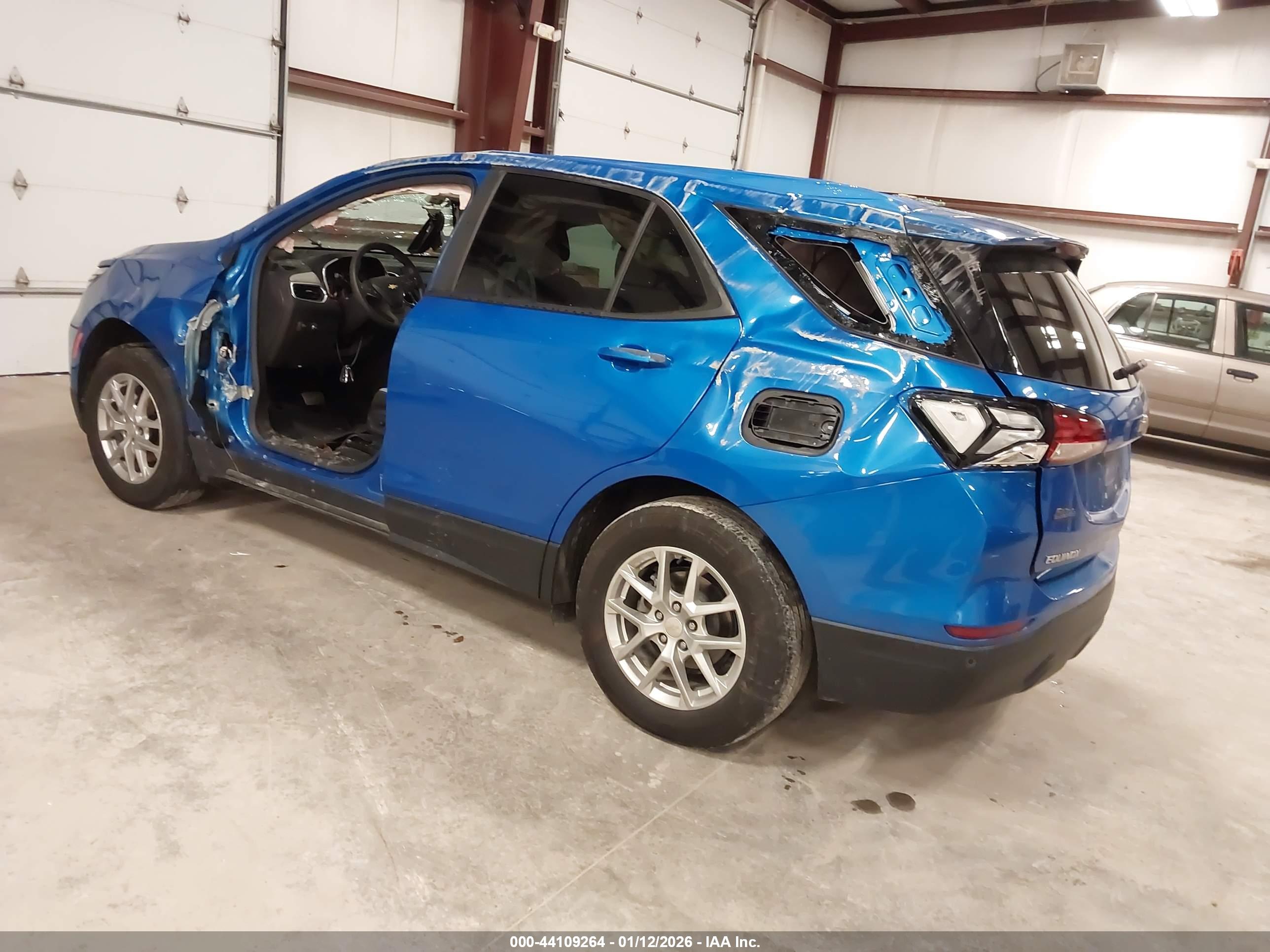 CHEVROLET EQUINOX image 3