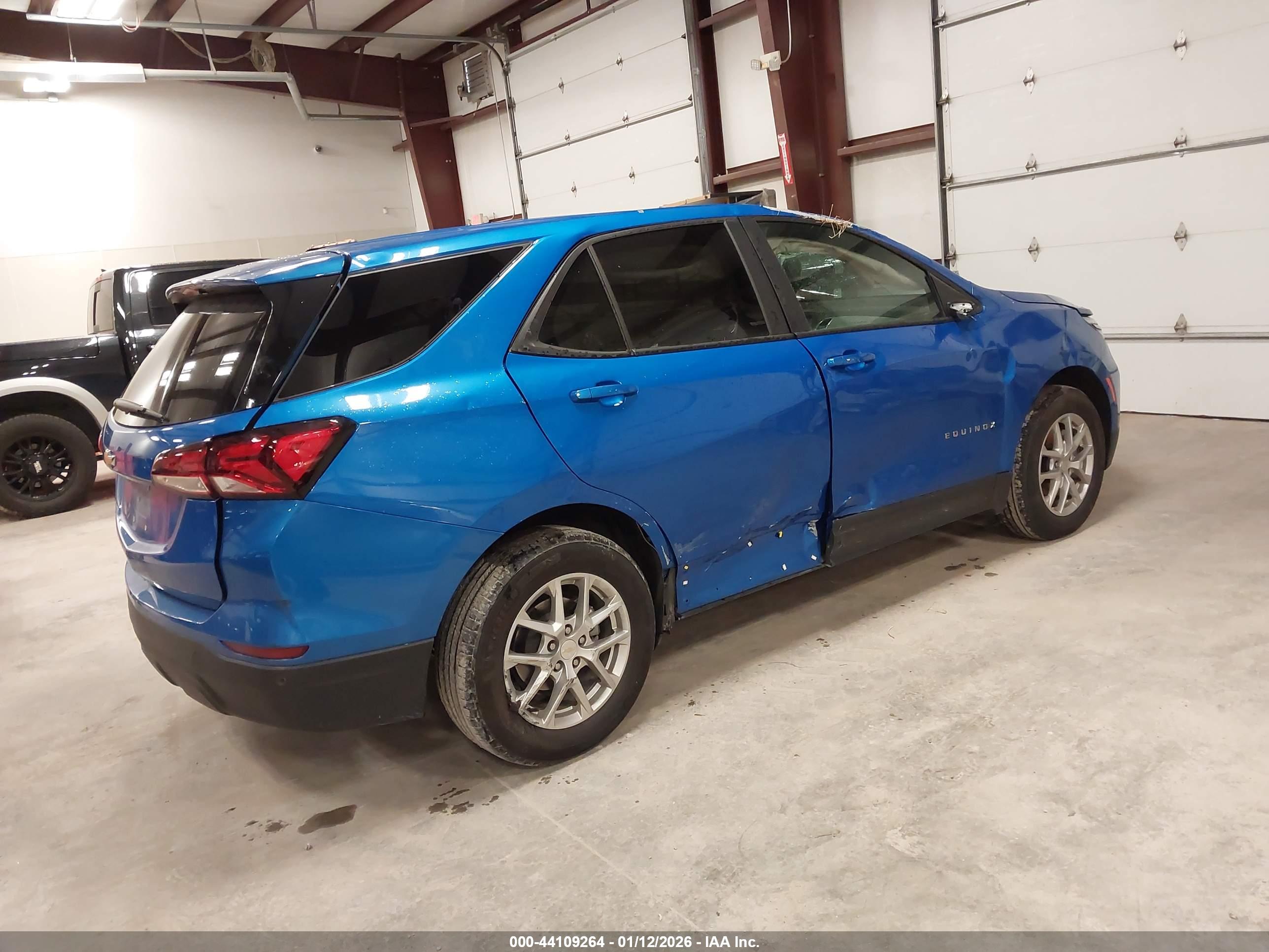 CHEVROLET EQUINOX image 4