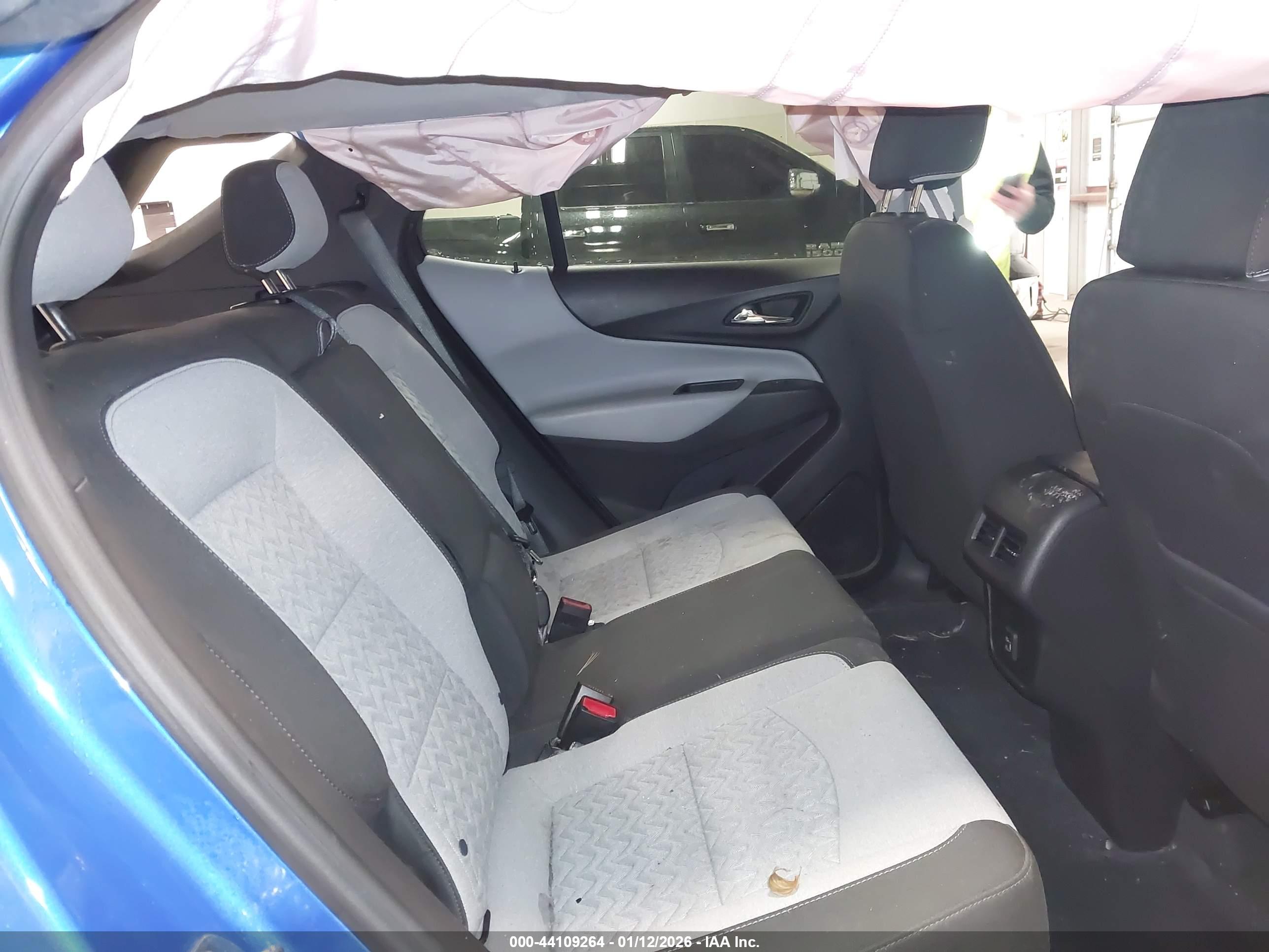 CHEVROLET EQUINOX image 8