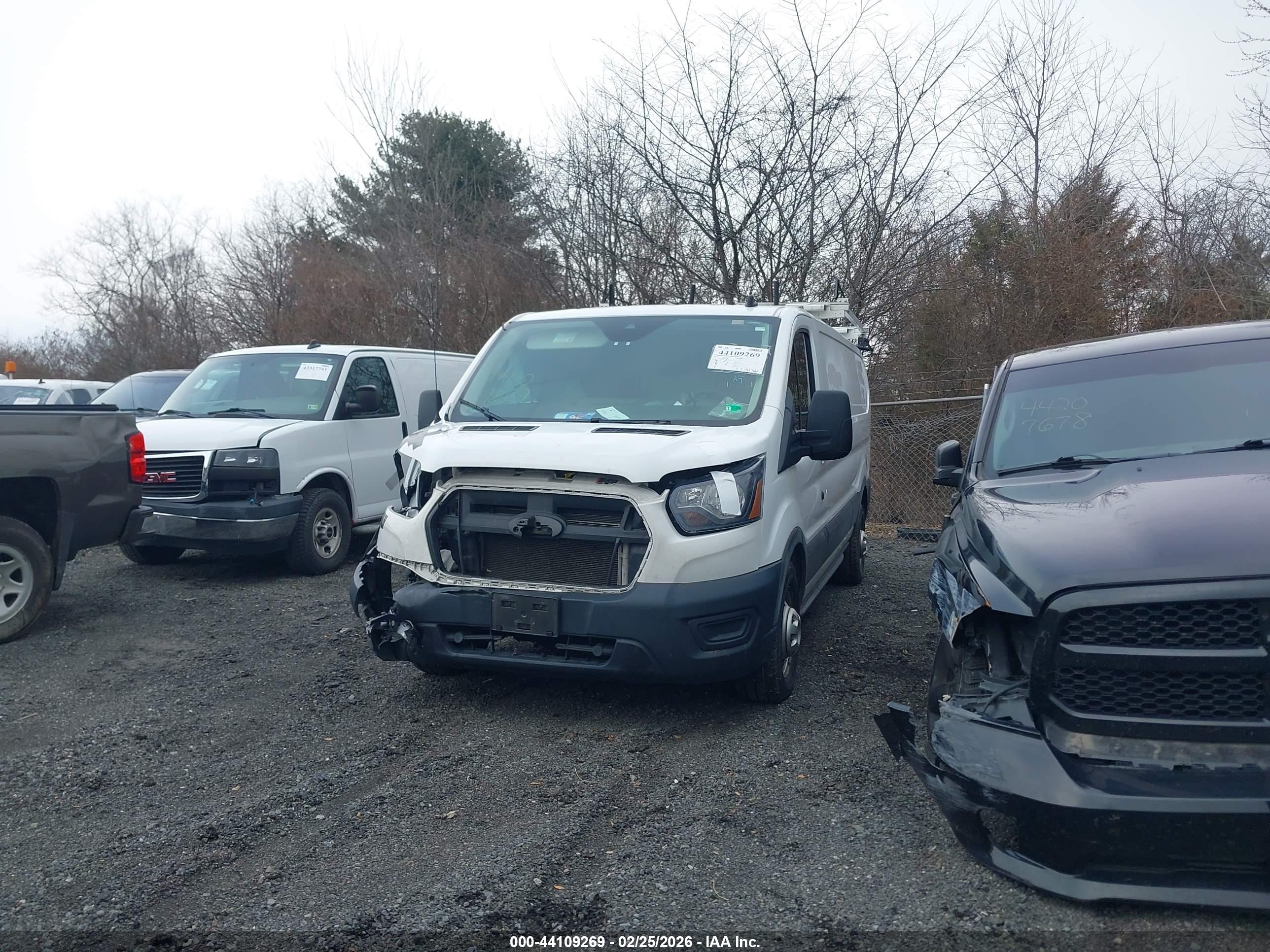 FORD TRANSIT-250 image 6