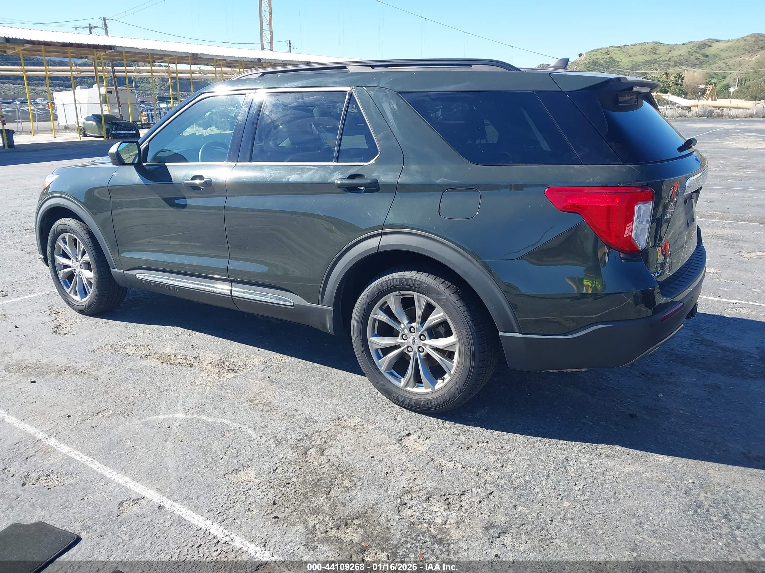 FORD EXPLORER image 3