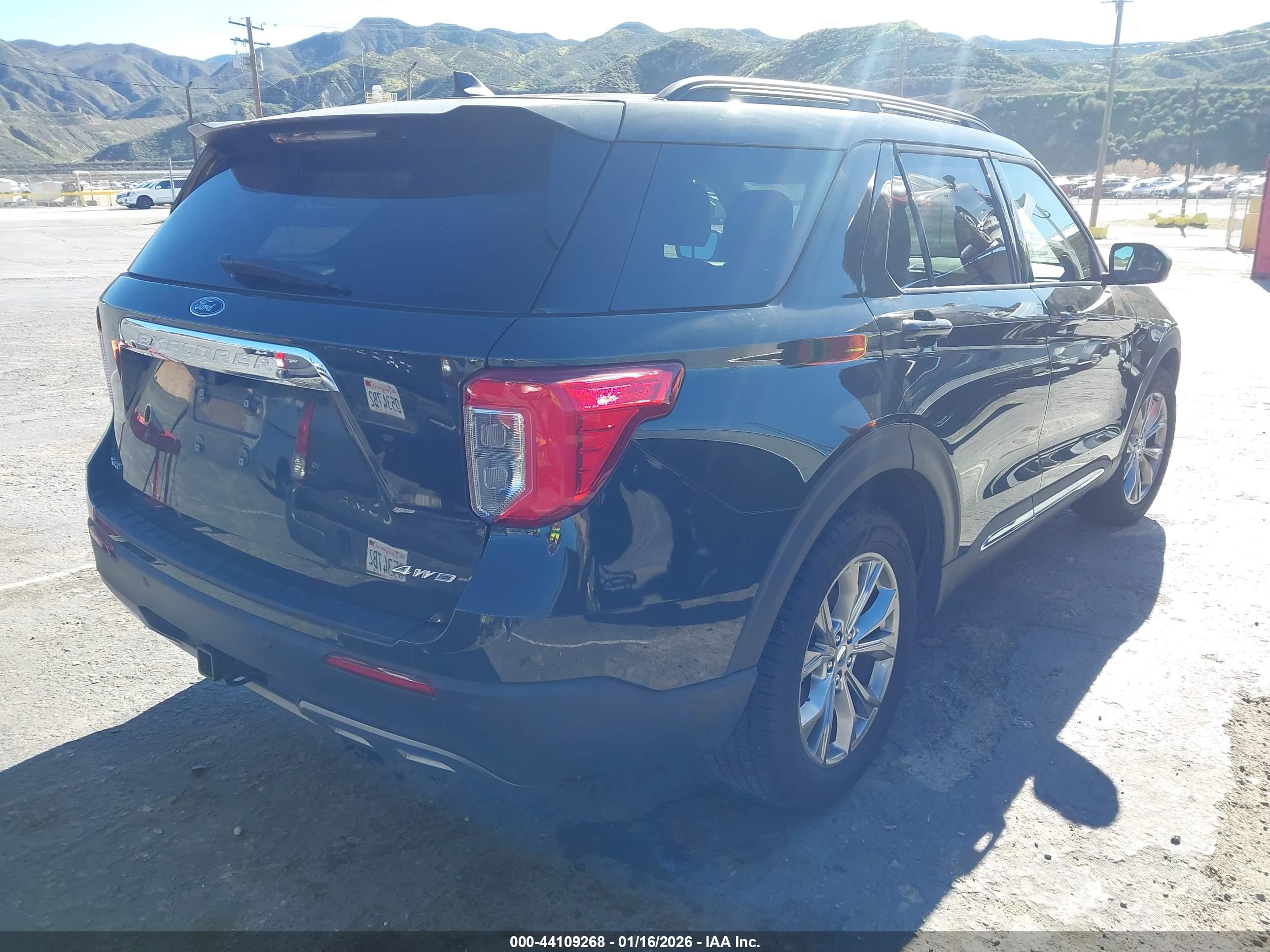 FORD EXPLORER image 4