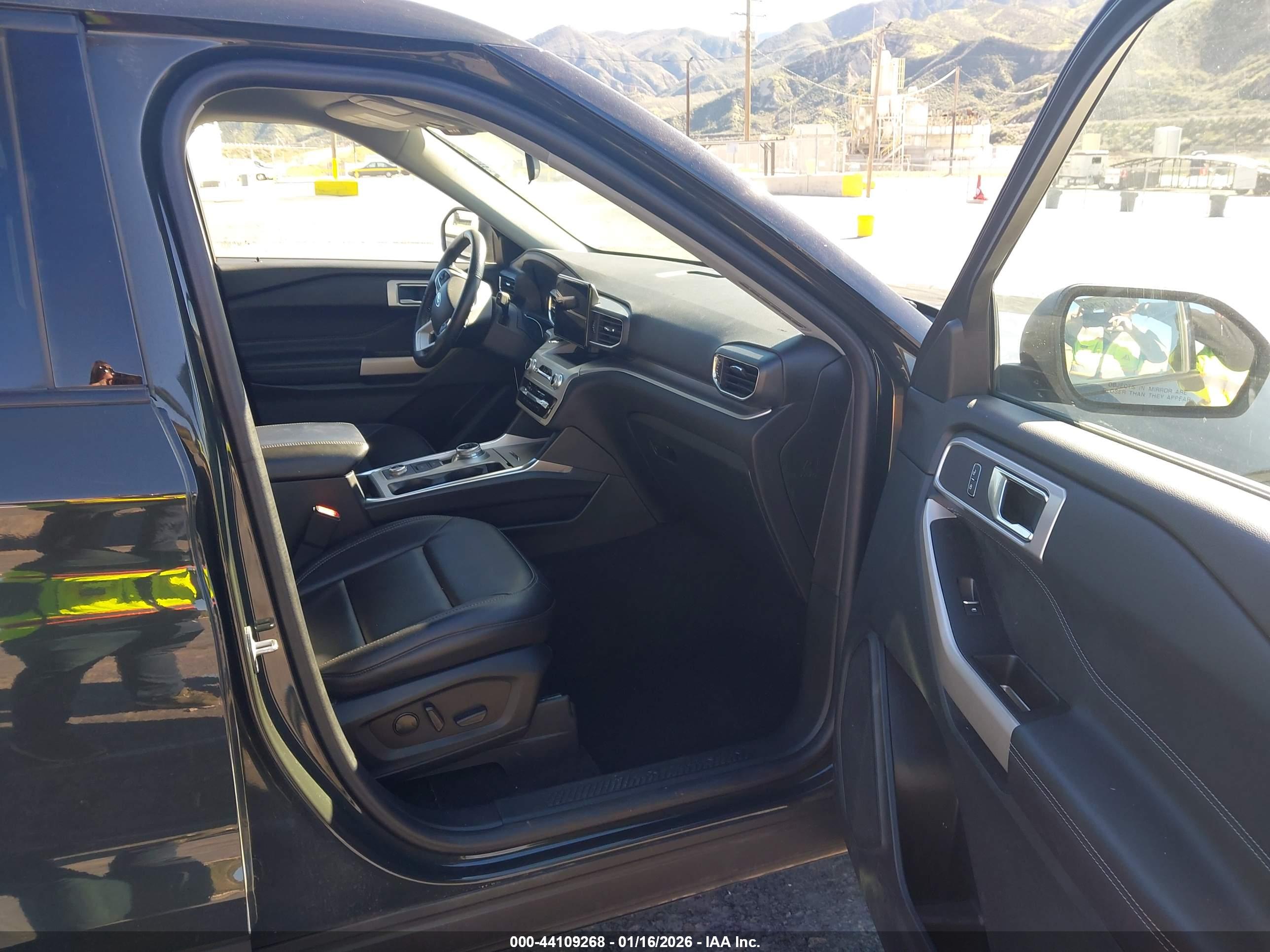 FORD EXPLORER image 5