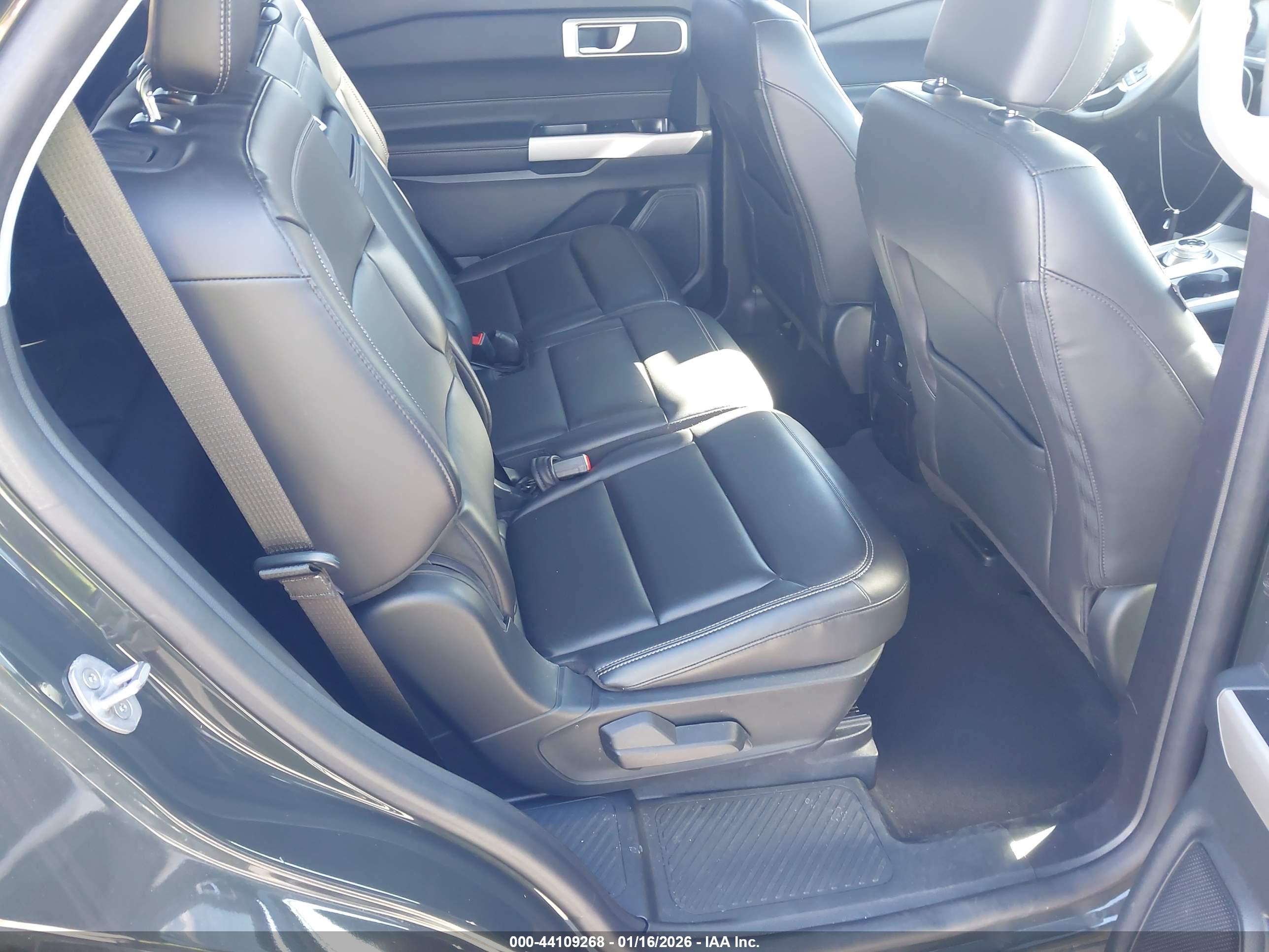 FORD EXPLORER image 8