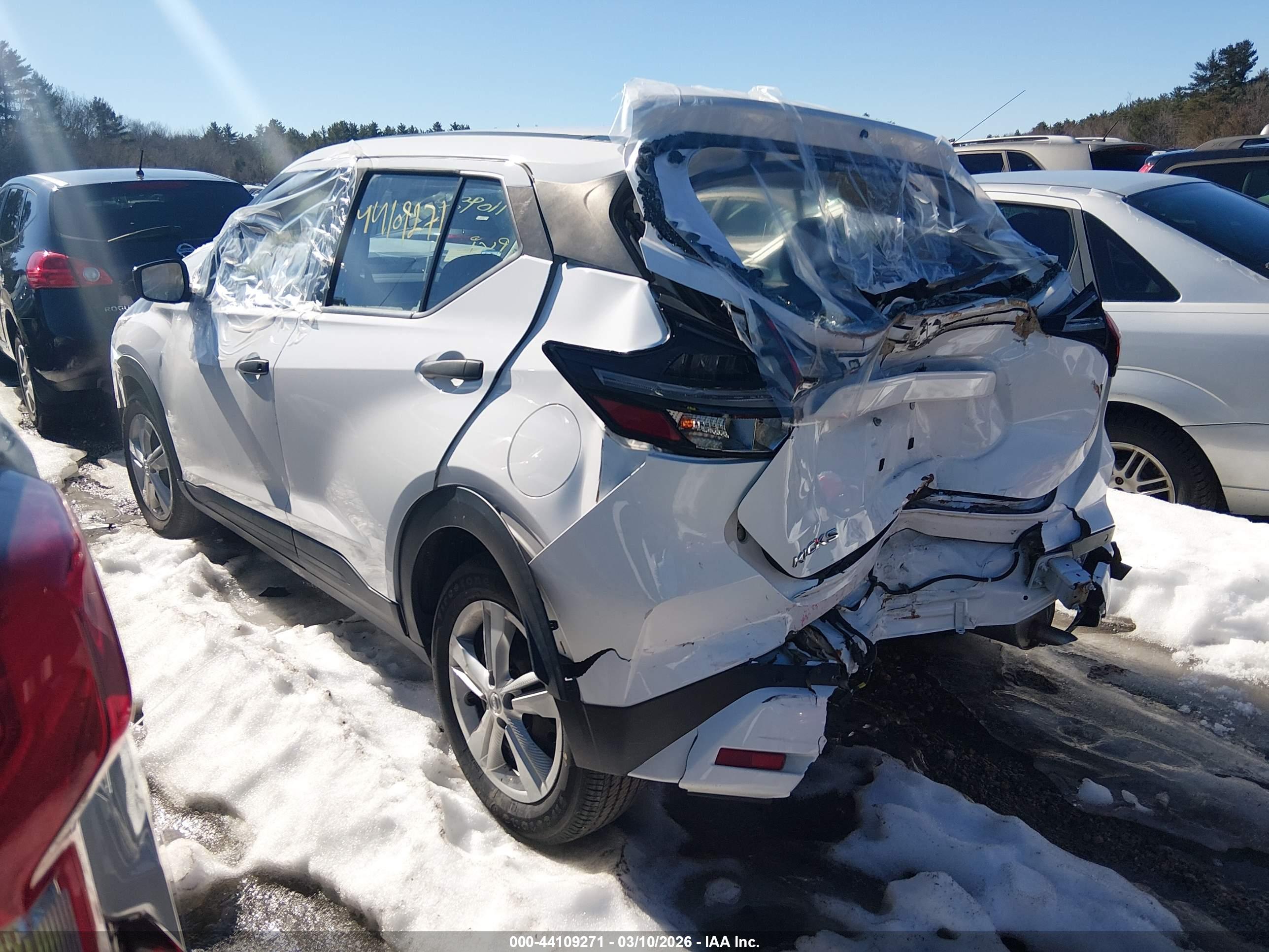 NISSAN KICKS image 3