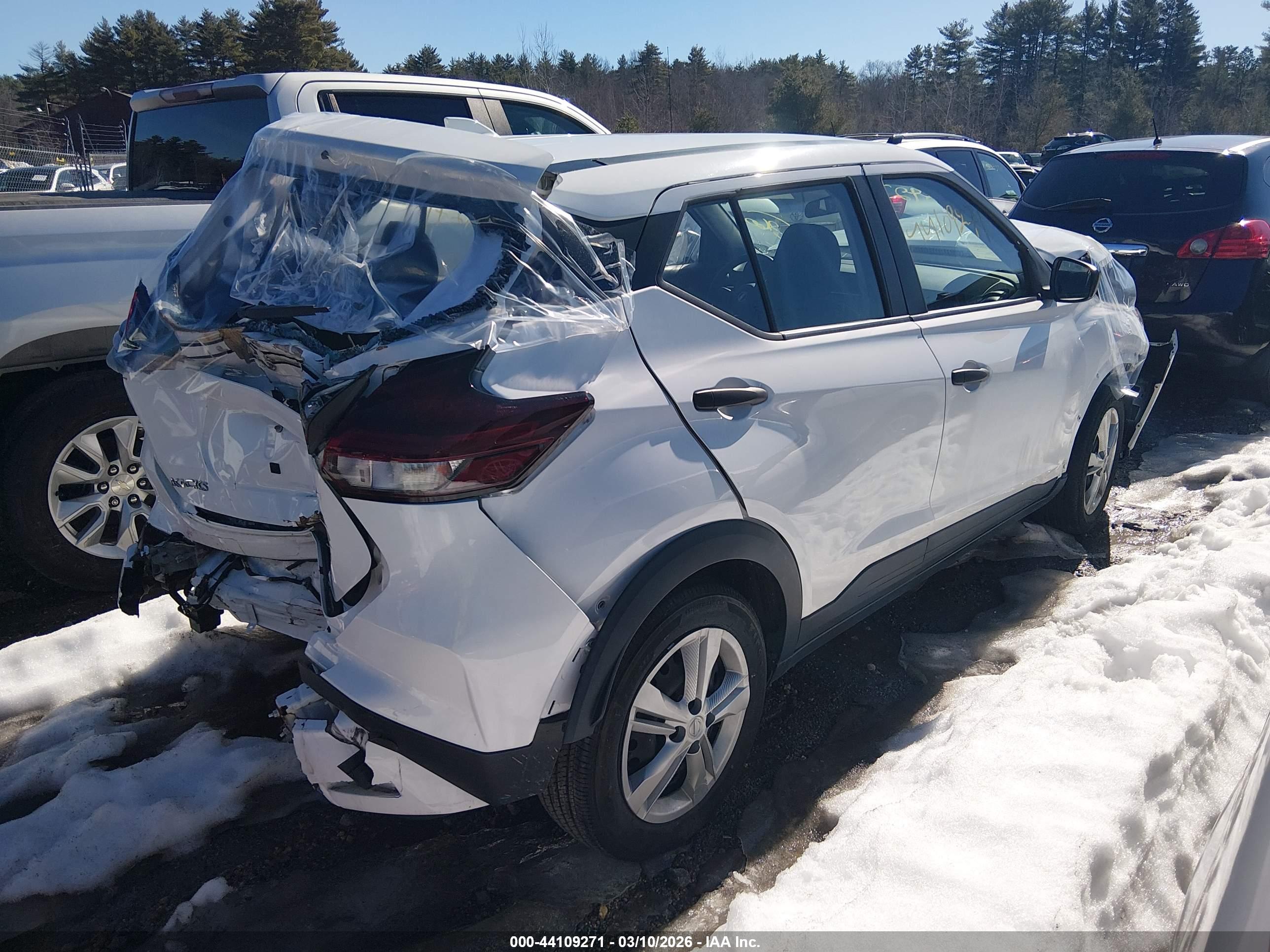 NISSAN KICKS image 4